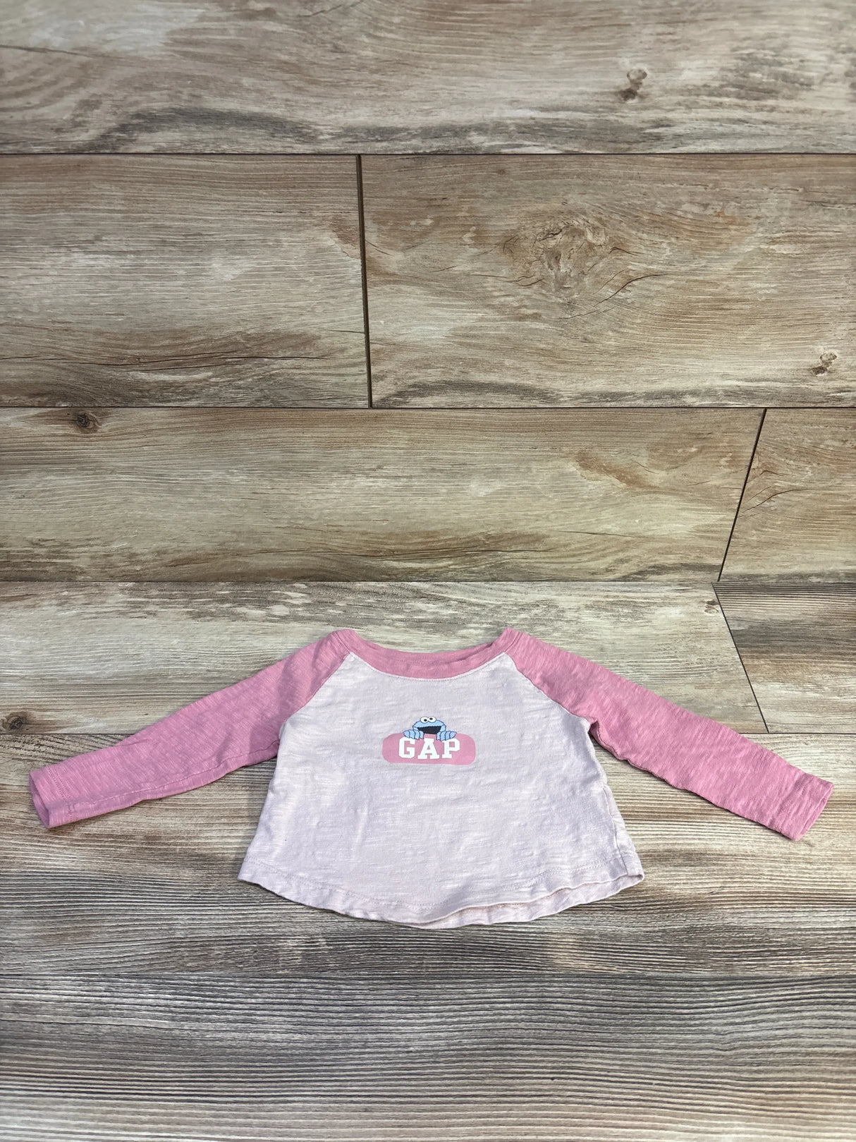 Baby Gap x Sesame Street Raglan Graphic T-Shirt Pink sz 6-12m