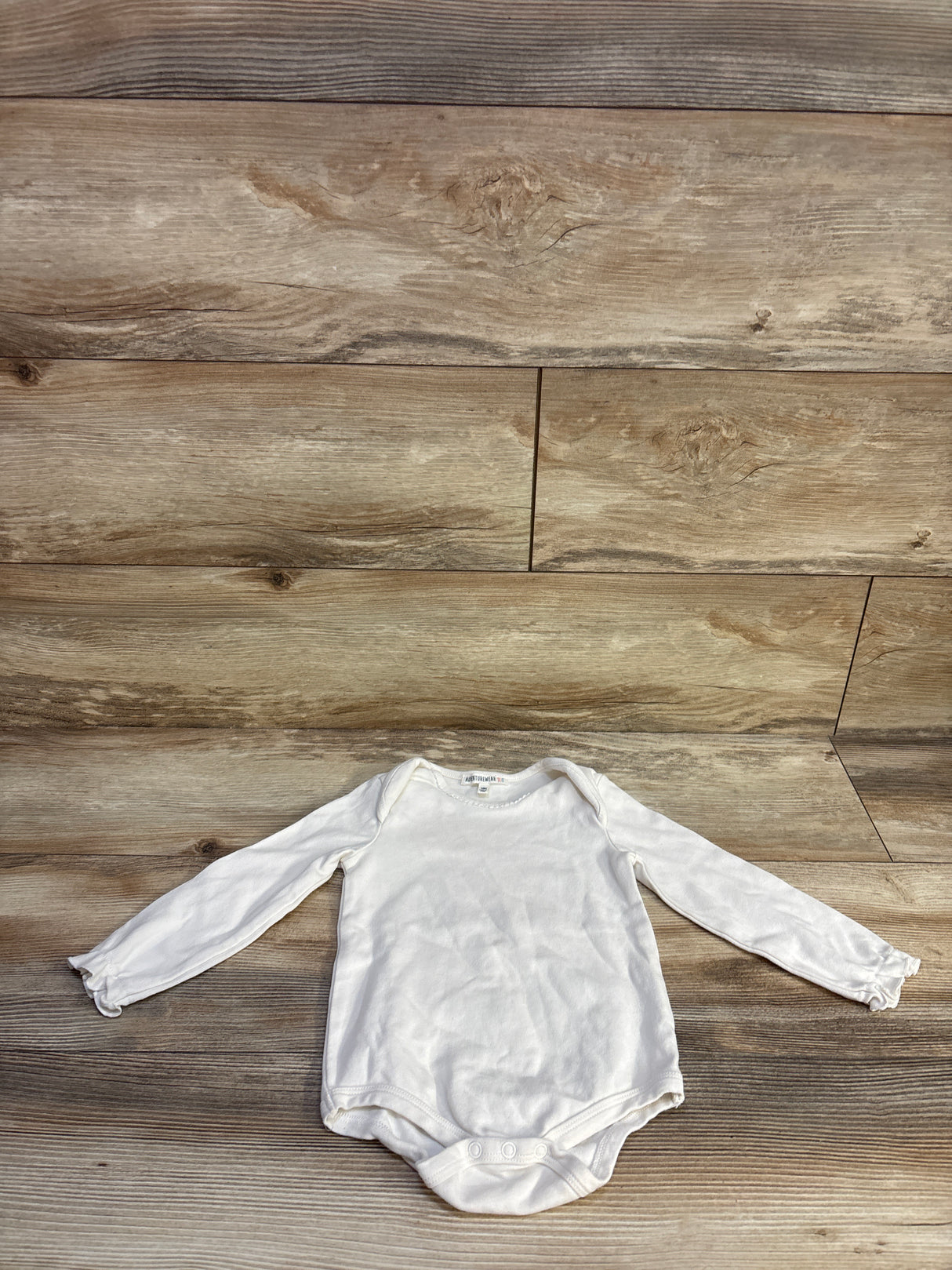 Adventurewear 360 Long Sleeve Bodysuit Cream sz 18m