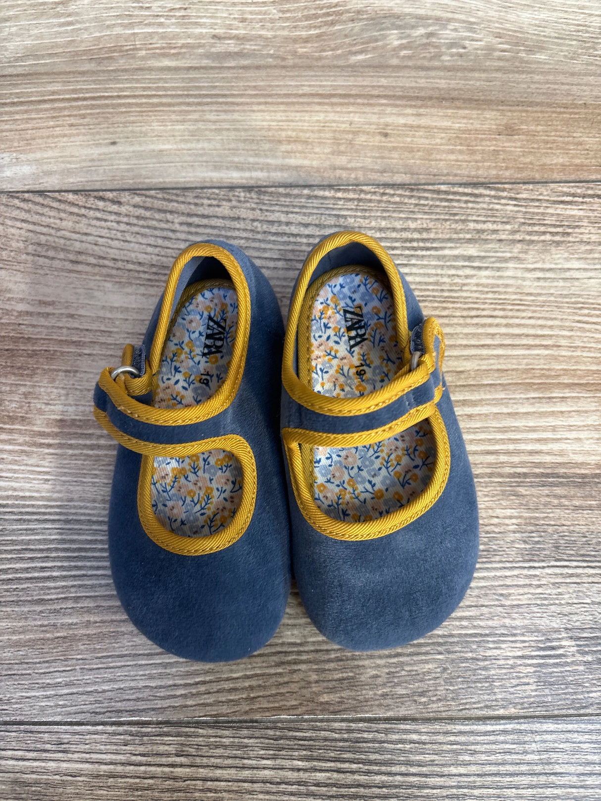 Zara Mary Jane Flats, Blue Velvet sz 4c