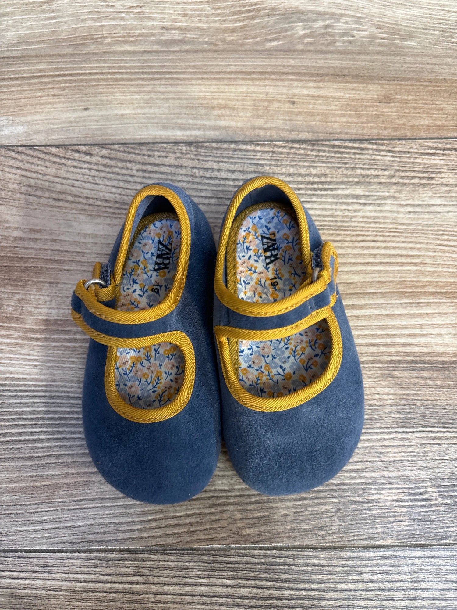 Zara Mary Jane Flats, Blue Velvet sz 4c