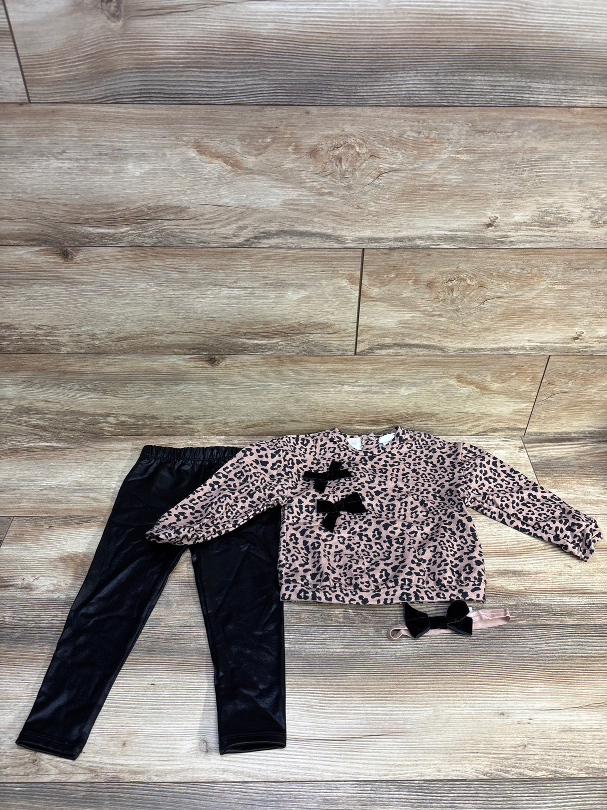 Nicole Miller 2pc Leopard Pullover Sweatshirt & pants Set Pink sz 24m