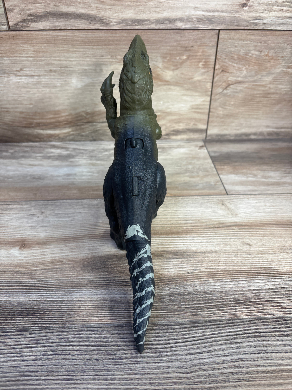 Jurassic World Wild Roar Orkoraptor Action Figure