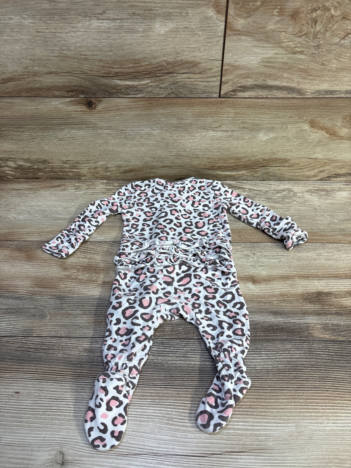 Angel Dear x Spearmint Love Leopard Bamboo Ruffle Footie White sz 0-3m