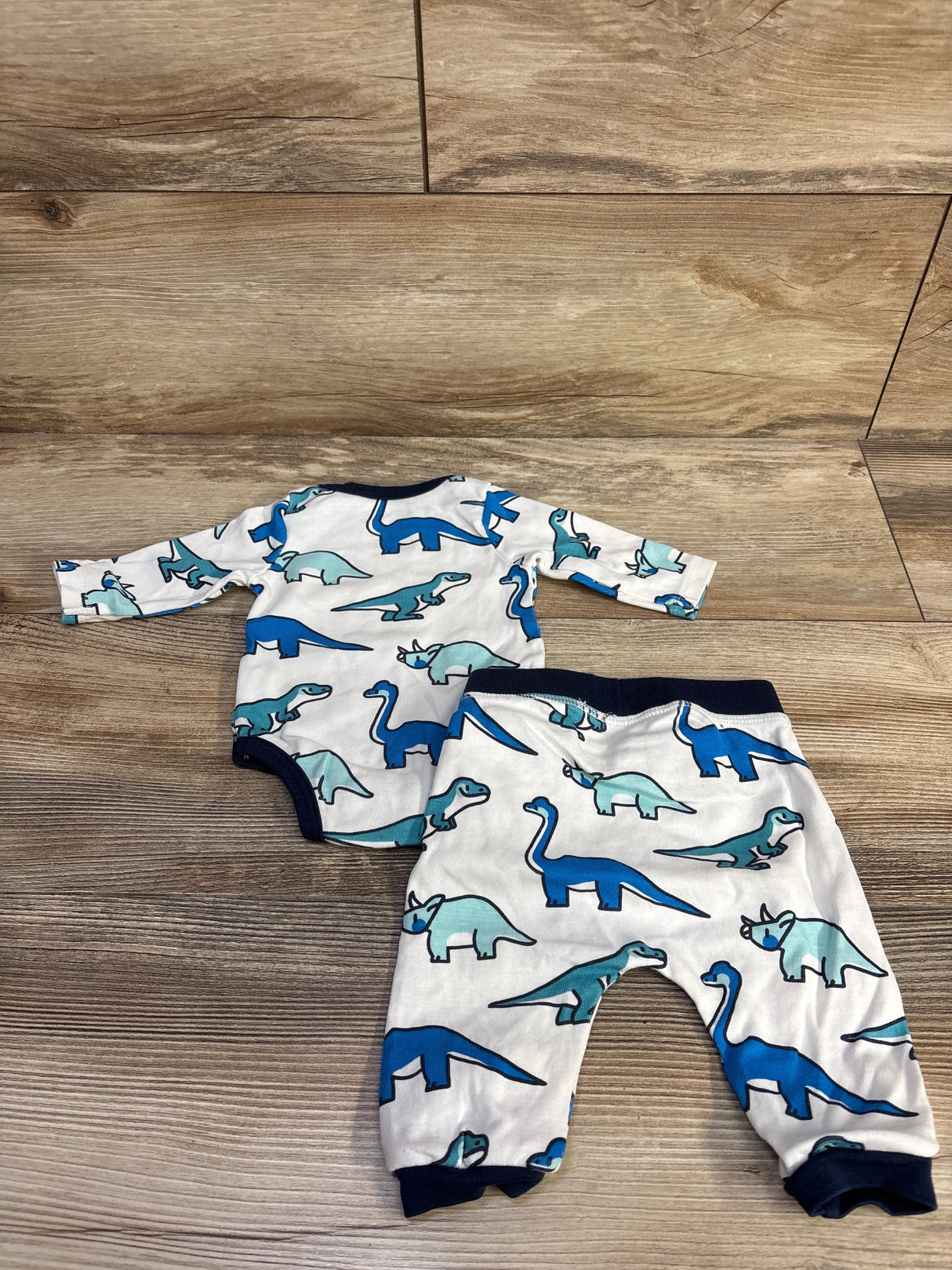 M + A by Monica + Andy 2pc Dinosaur Bodysuit & Pants Set White sz Newborn