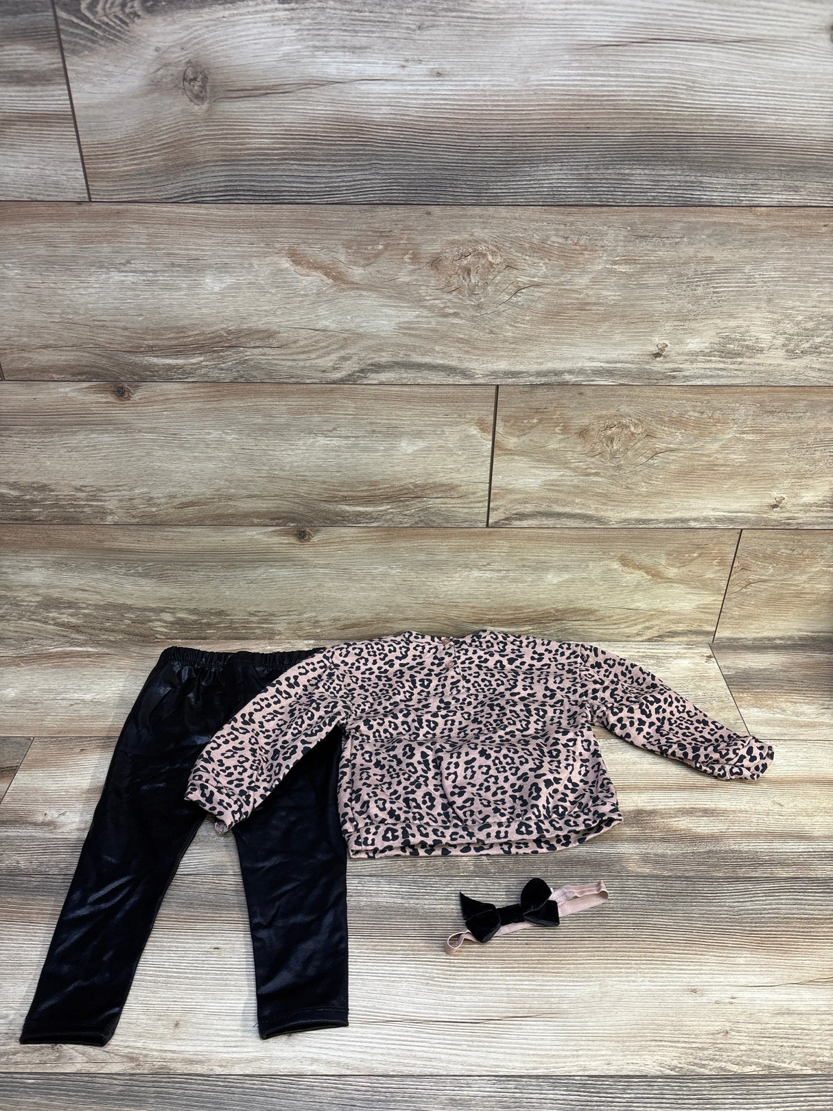 Nicole Miller 2pc Leopard Pullover Sweatshirt & pants Set Pink sz 24m