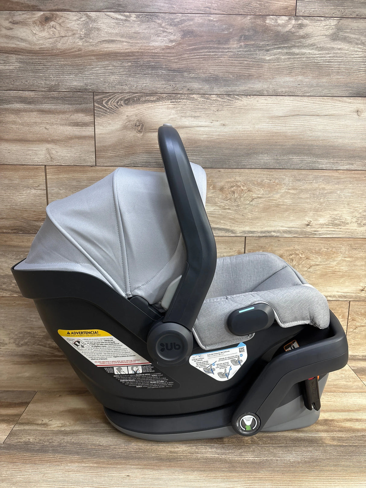 UPPAbaby Mesa V2 Infant Car Seat in Stella 4-35lbs.