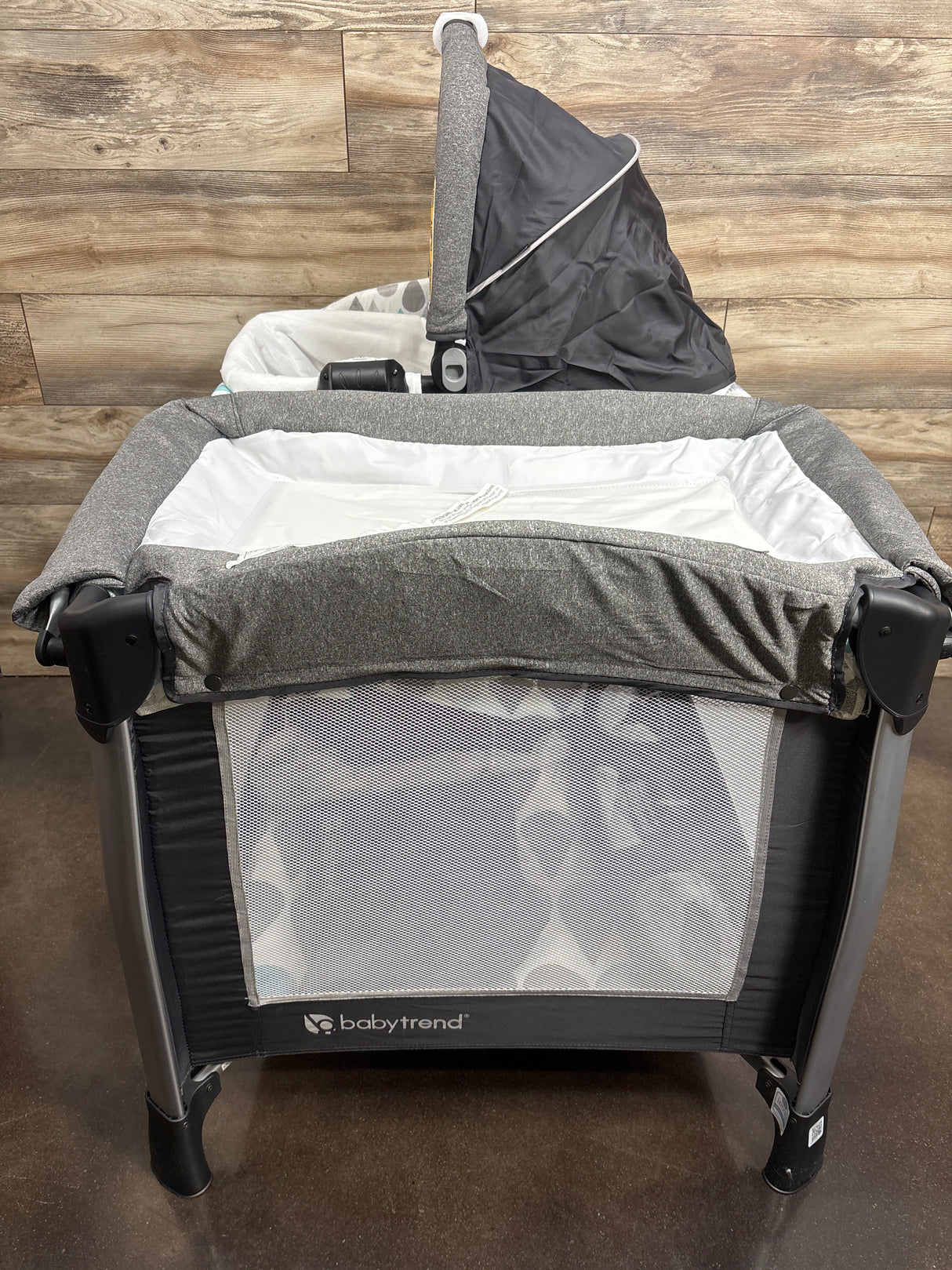 NEW Baby Trend Go Lite ELX Nursery Center Playard in Drip Drop