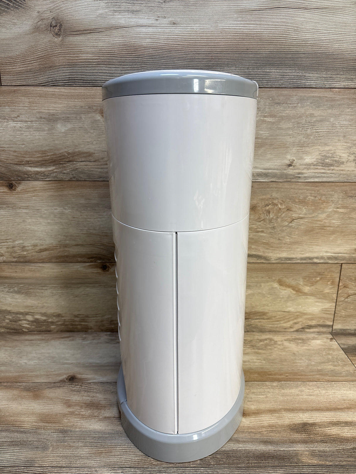 Dekor Plus Hands-Free Diaper Pail with Four Refill Packs