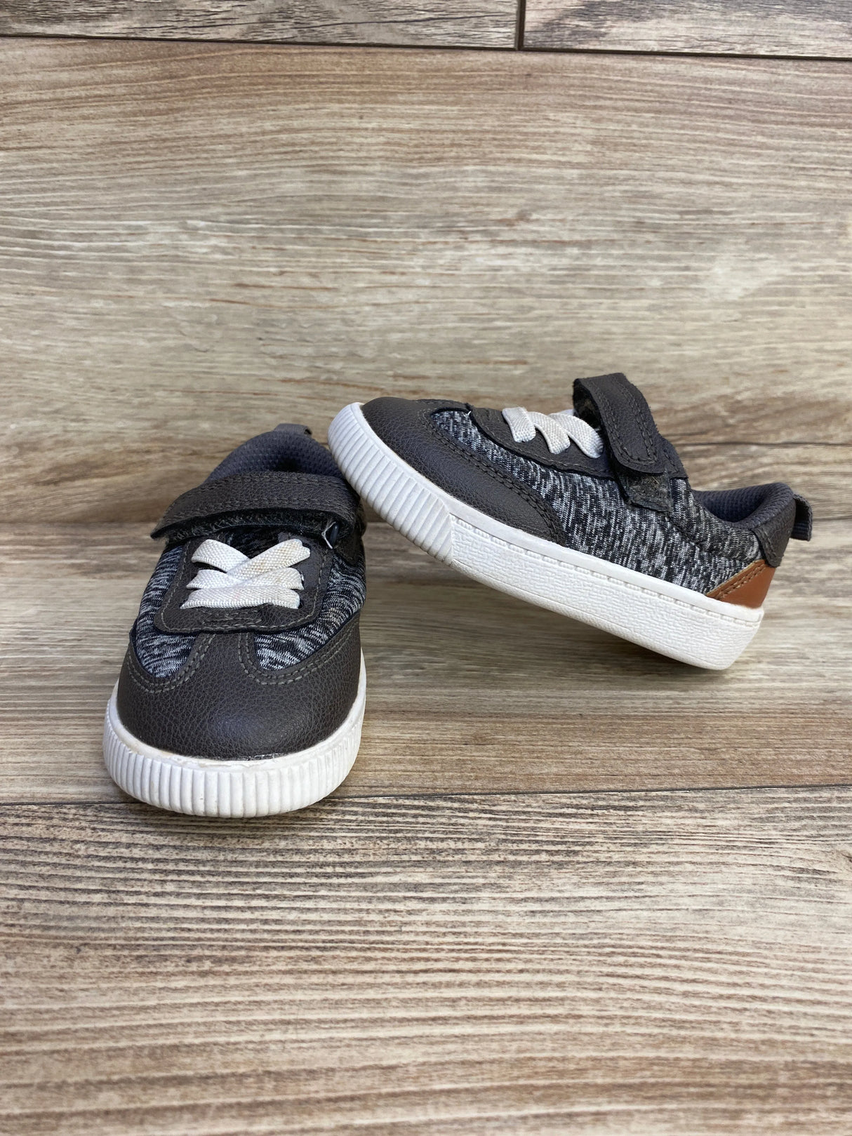 Carter's Gustav Casual Sneakers Grey sz 5c - Me n Mommy To Be