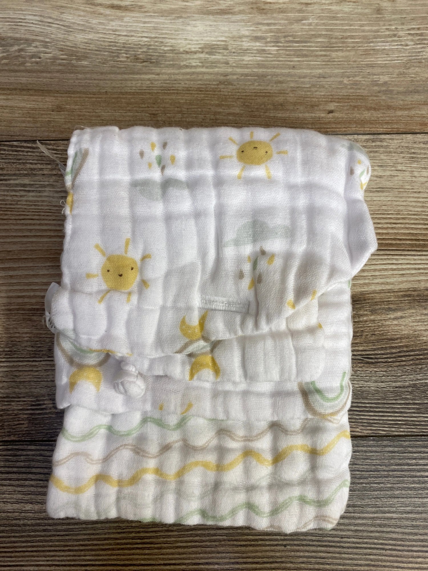 NEW Neat Solutions Burp 2 Bib Convertible Burp Cloths