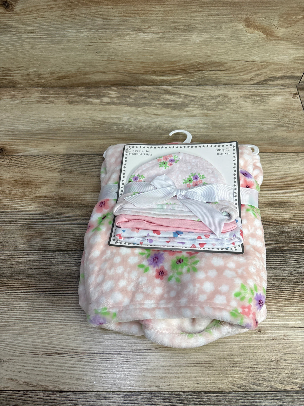 NEW 4pc Gift Set - Plush Blanket & 3 Hats