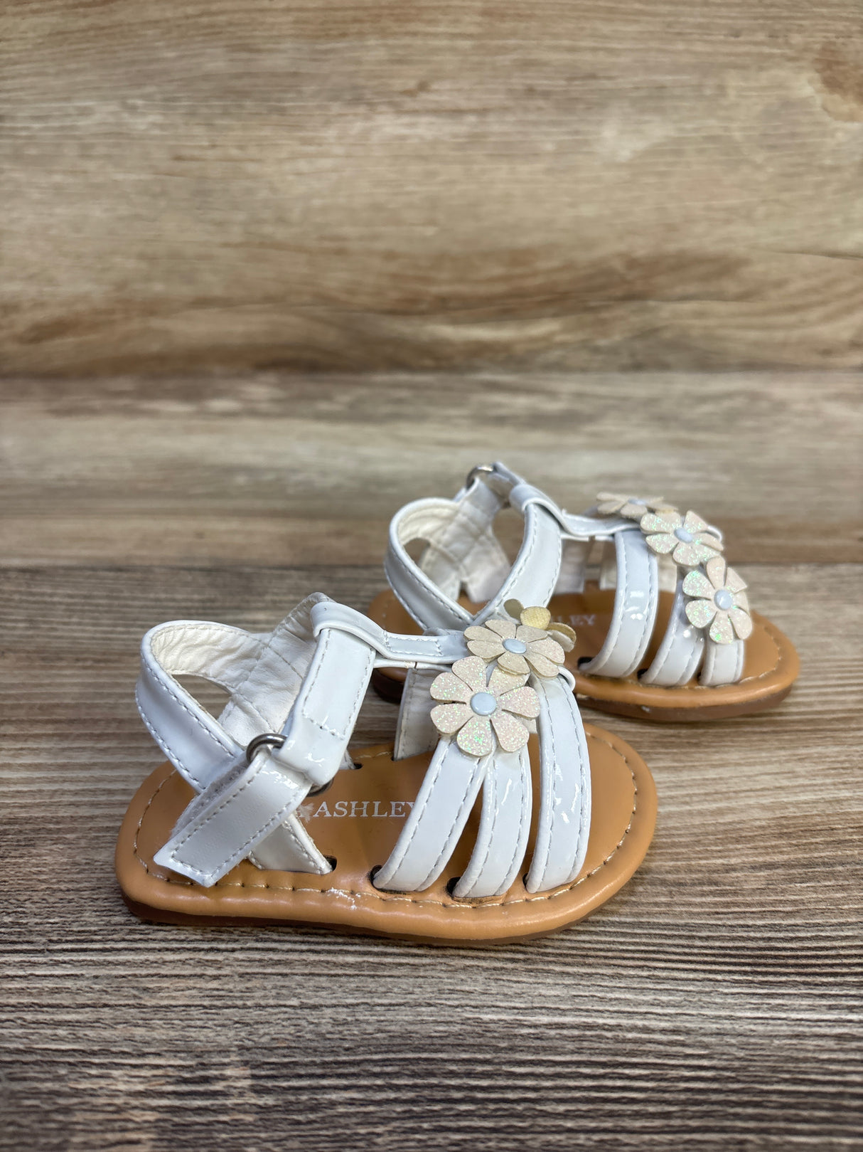 Laura Ashley Floral Sandals White sz 1/2c