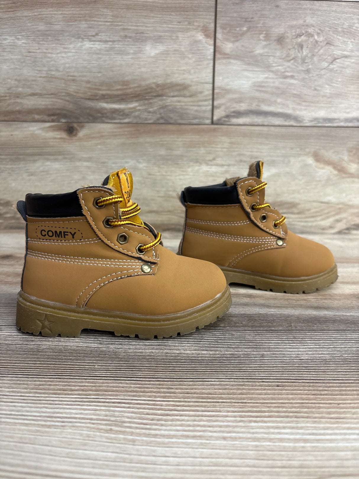 Comfy Kids Lace-Up Boots With Faux Fur Lining Tan sz 9c