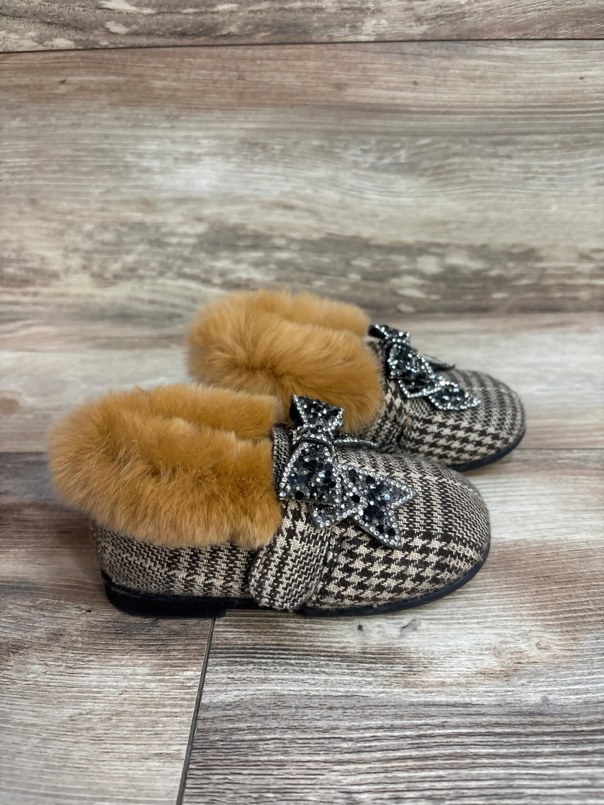 Plaid houndstooth kids loafers with brown faux fur lining and beaded star embellishments