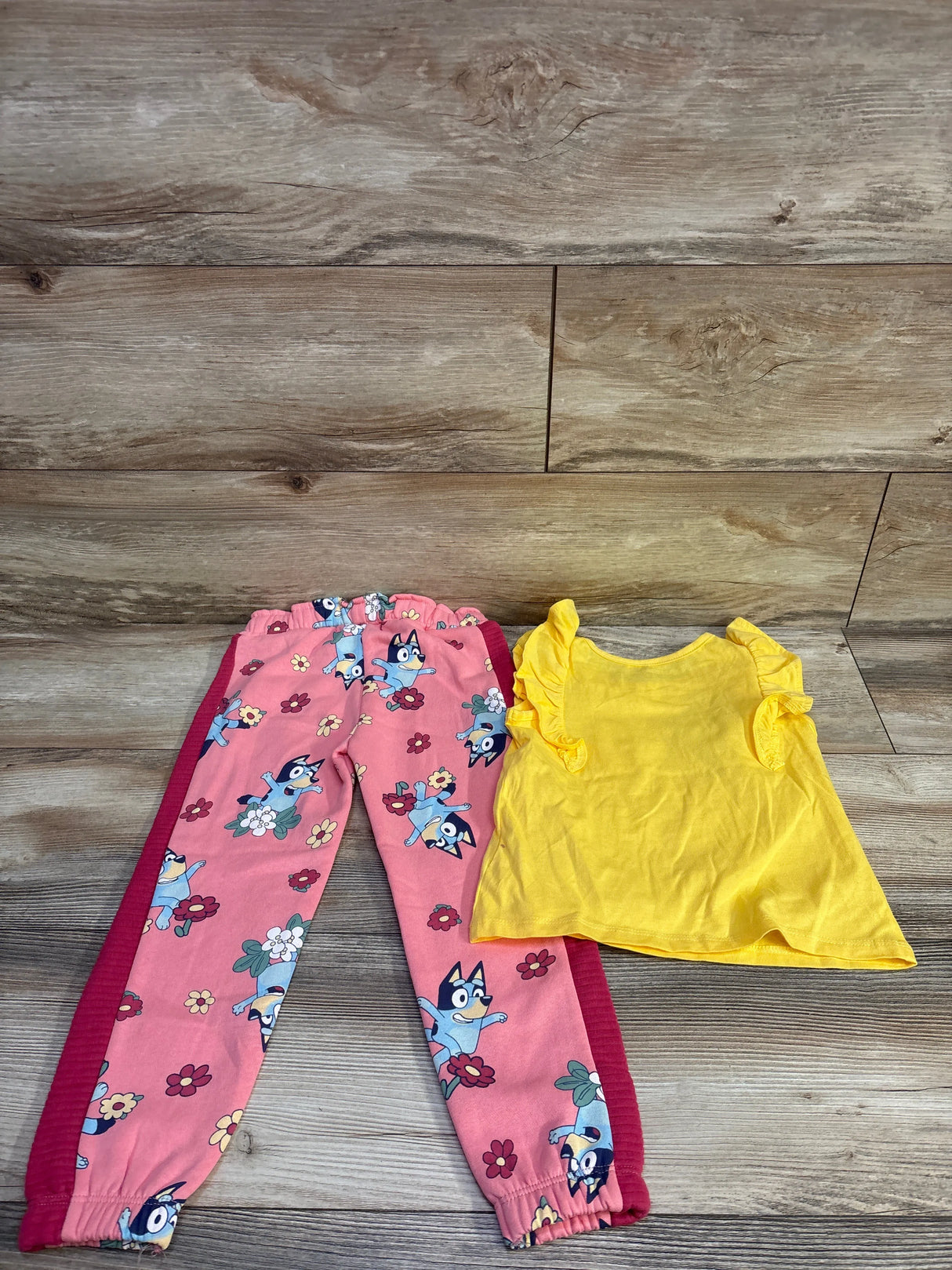 Bluey 2pc Shirt & Joggers Set Yellow sz 4T