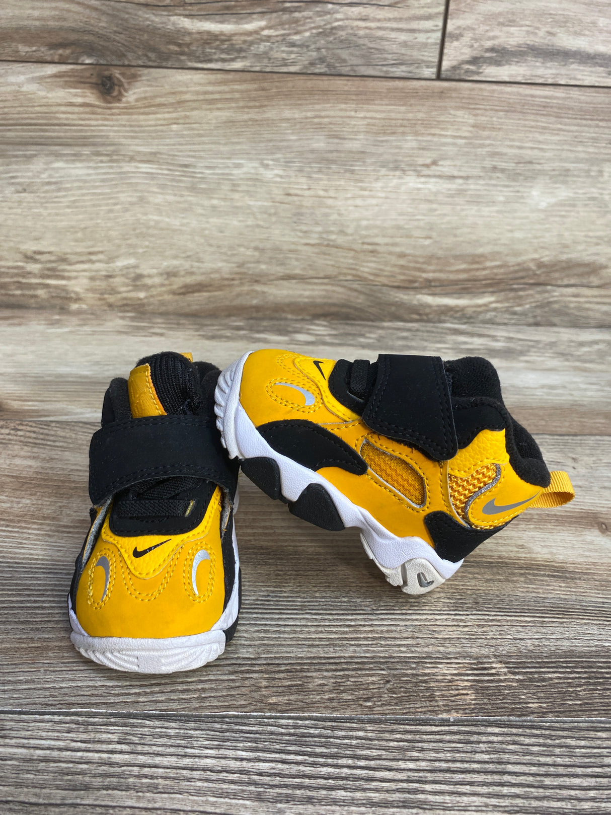 Nike TD Speed Turf 'University Gold' Sneakers, Yellow sz 3c