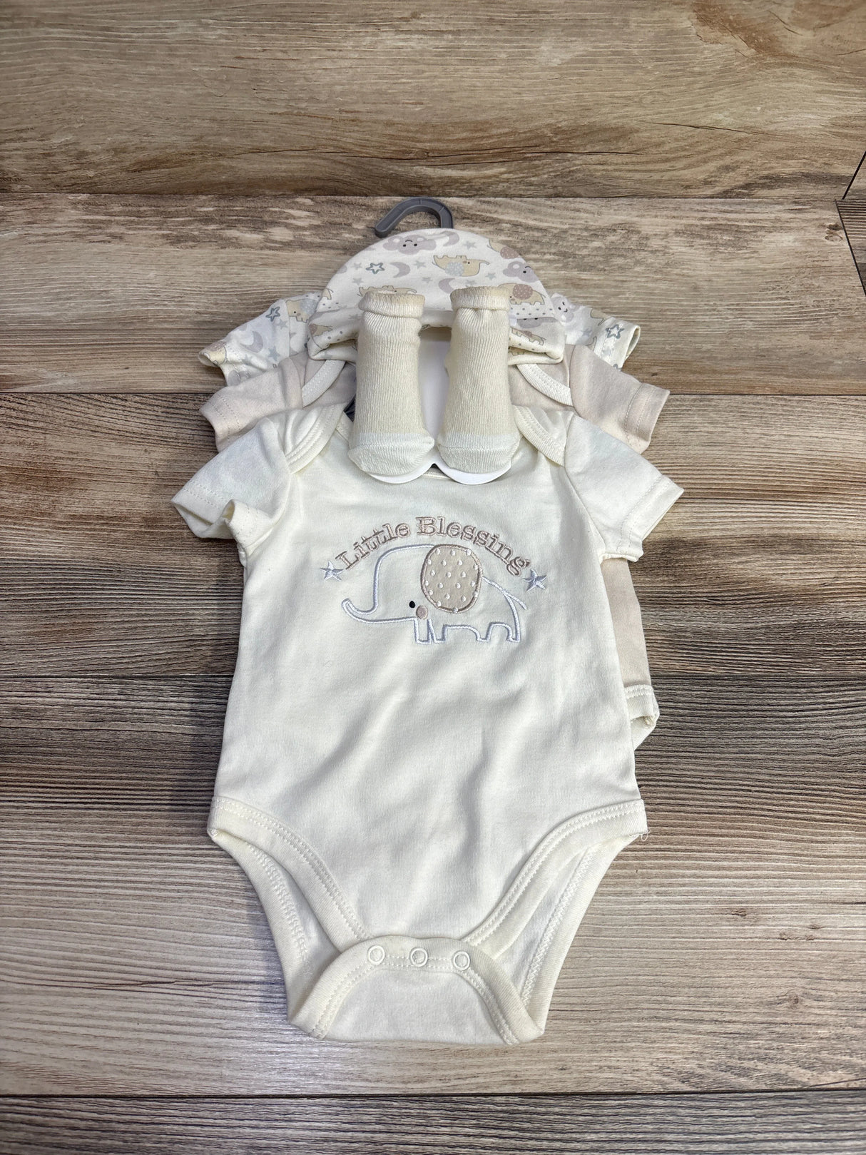 NEW Little Beginnings 5pc Bodysuit & Hat Set Beige sz 0-3m