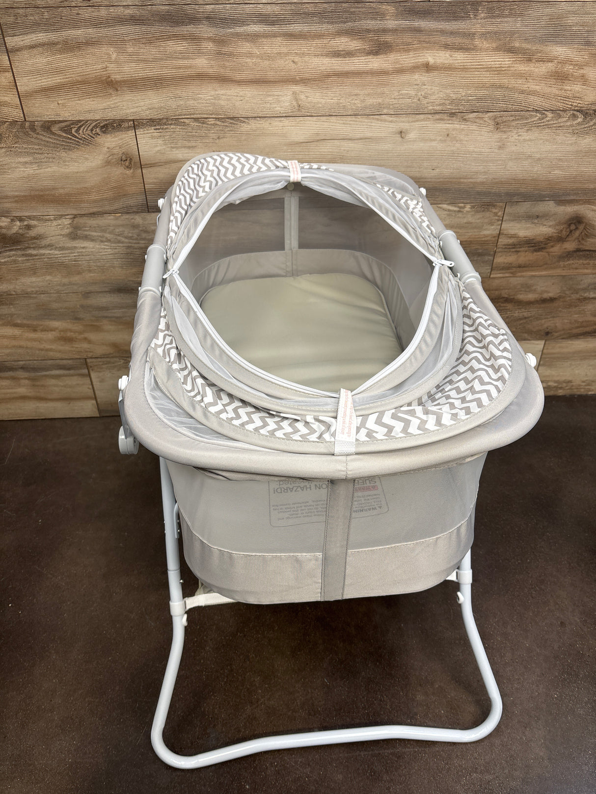 Dream On Me Karley Bassinet Grey