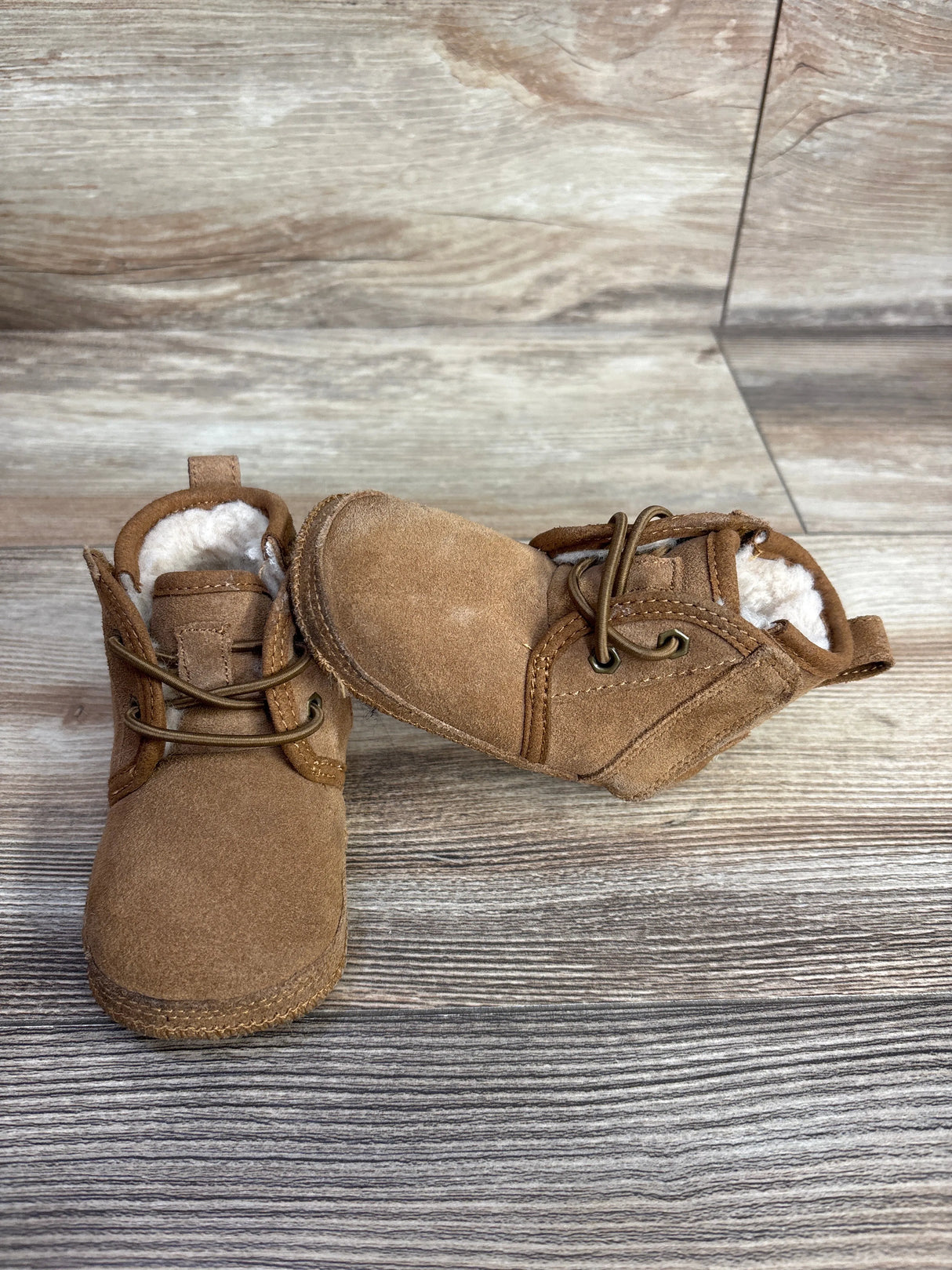 UGG Neumel Chukka Boots Chestnut sz 2/3c