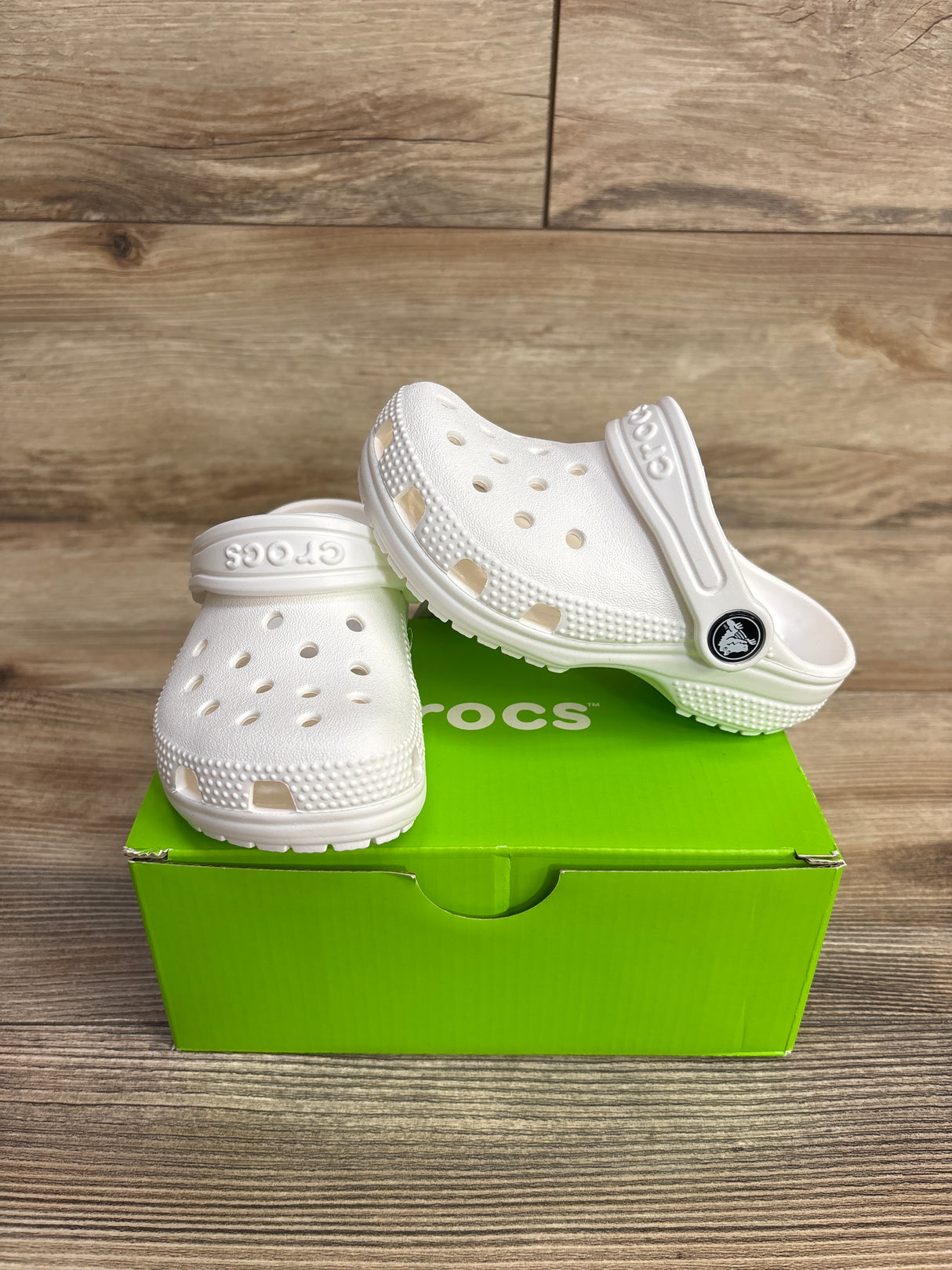 NEW Crocs Classic Clogs White sz 8c