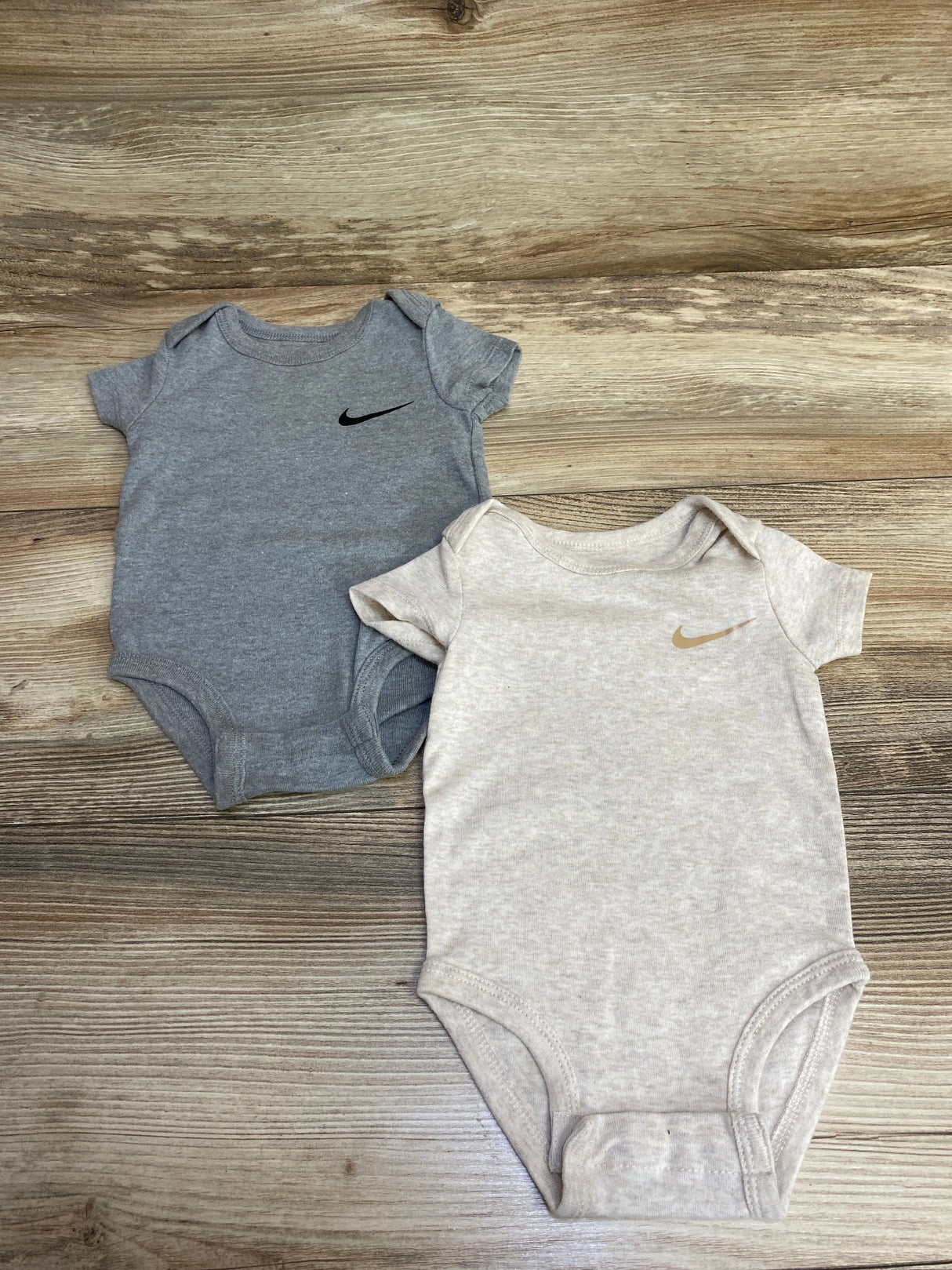 Nike 2pk Logo Bodysuits Taupe sz 6m
