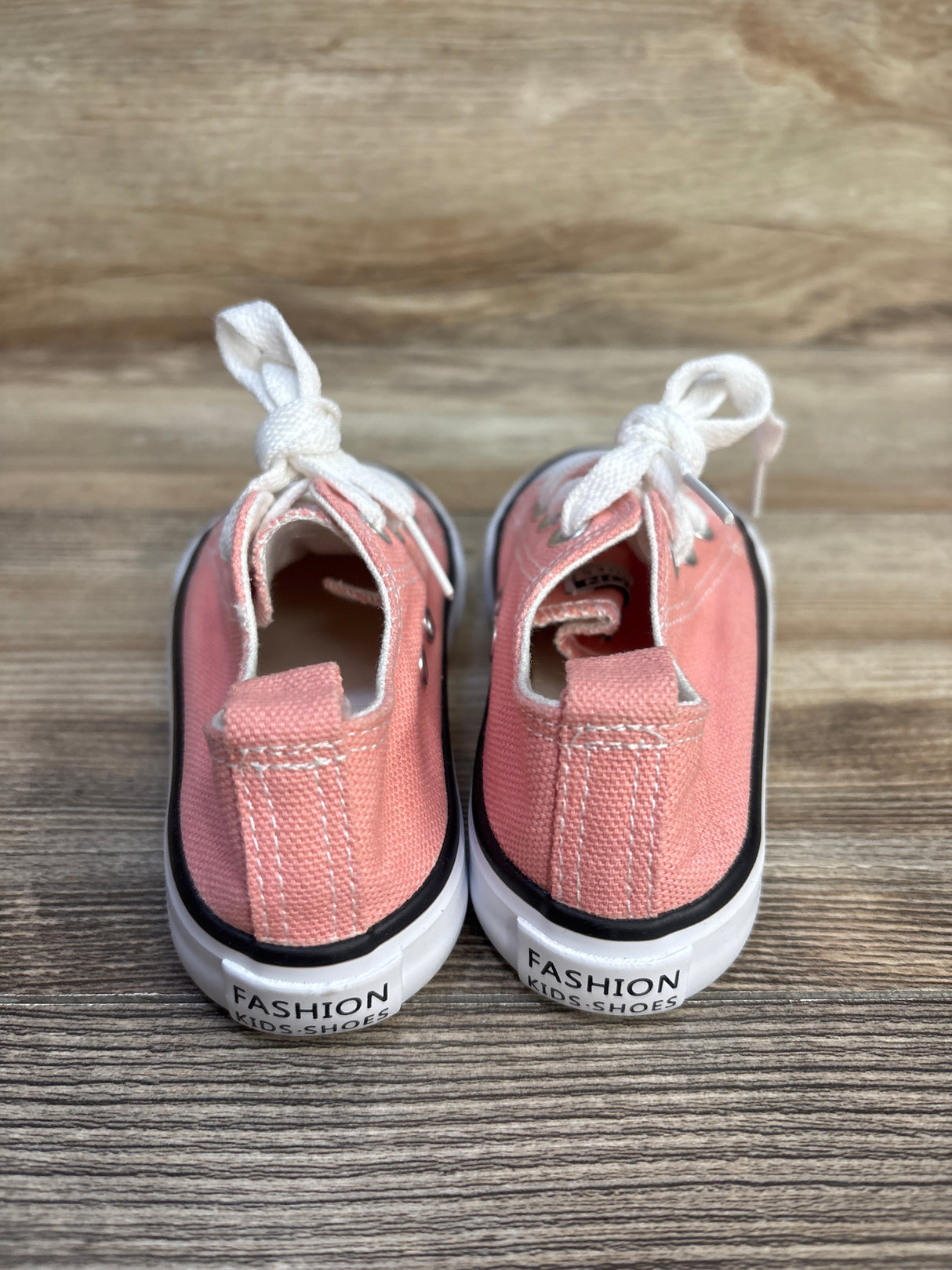 PatPat Lace-Up Canvas Sneakers Pink sz 8/9c