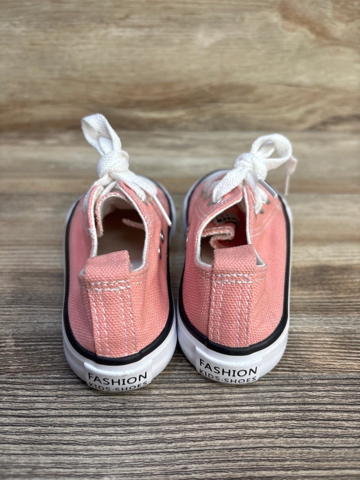 PatPat Lace-Up Canvas Sneakers Pink sz 8/9c