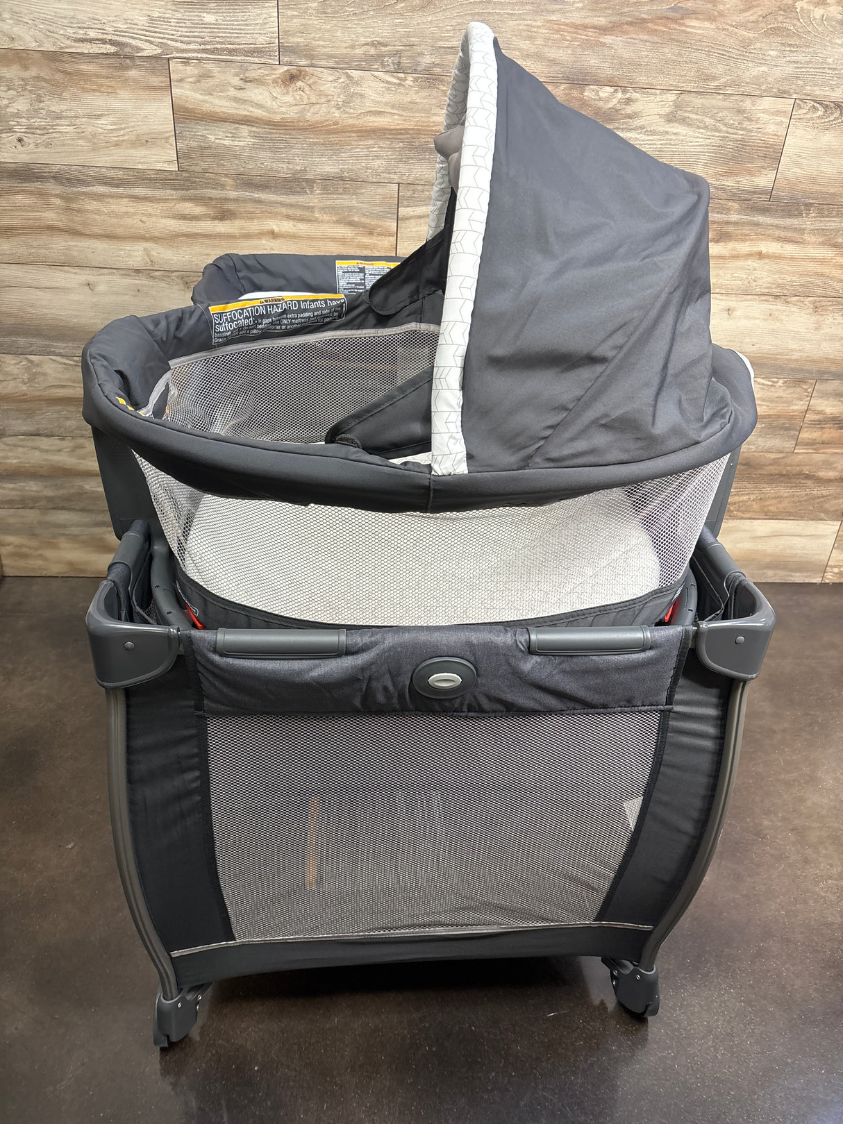 Graco Pack 'n Play Travel Dome LX in Redmond