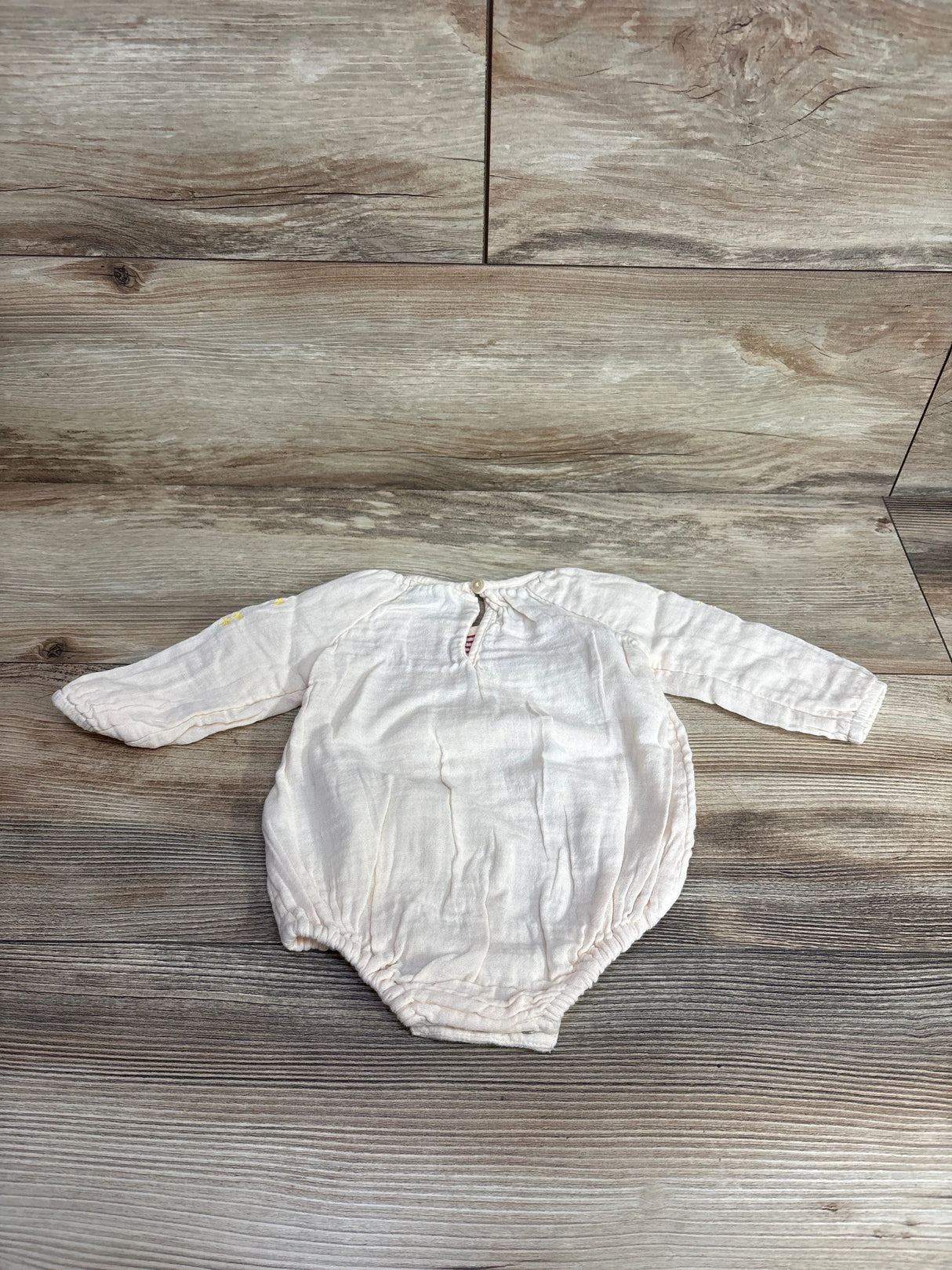 Old Navy Smocked Bubble Romper Cream sz 0-3m