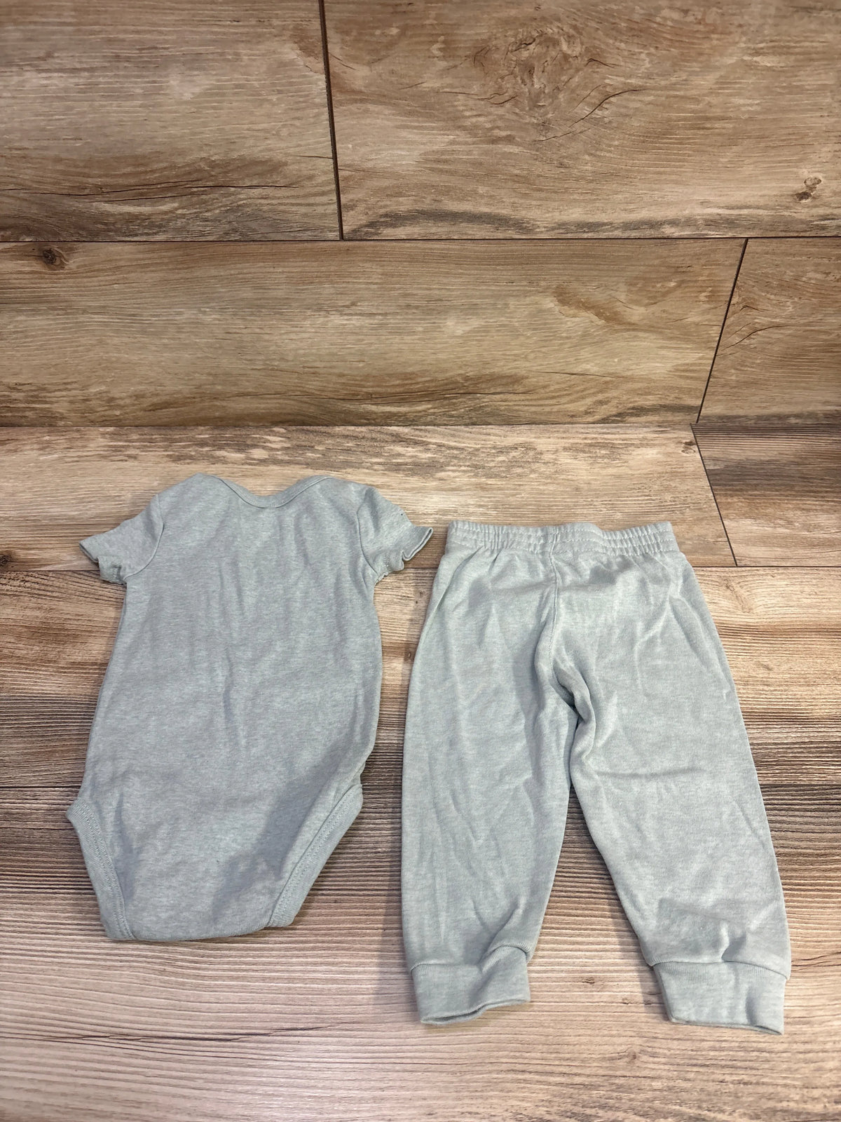 Nike 2pc Bodysuit & Pants Set Sage sz 9m