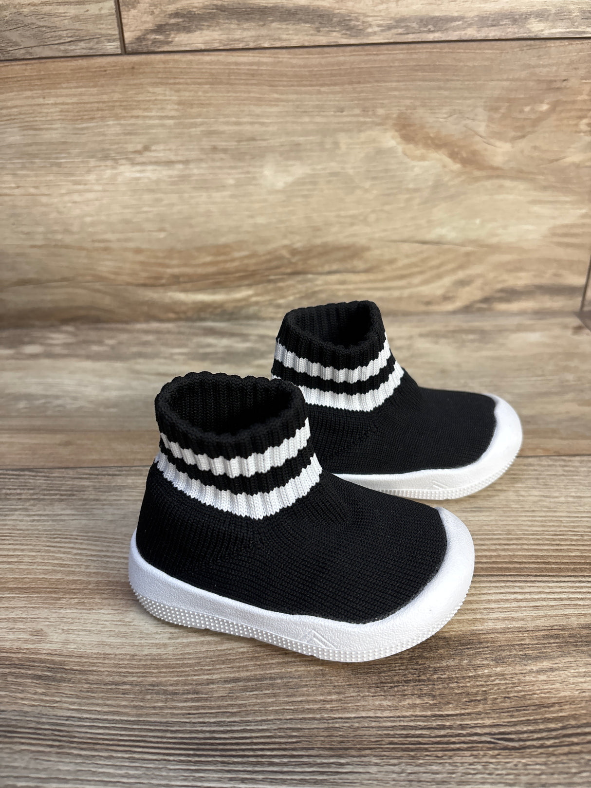 Engtoy Sock Shoes Black sz 3.5c