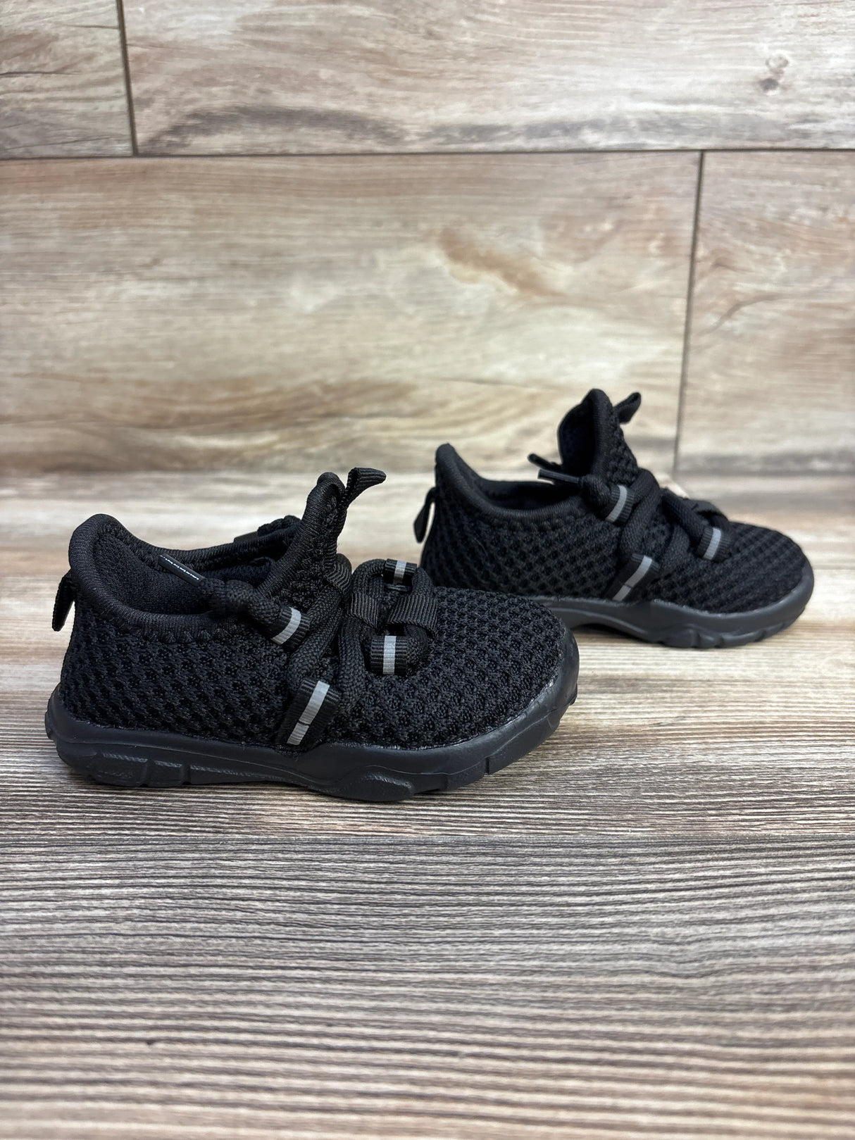Breathable Bungee Lace Sneakers, Black sz 4/5c