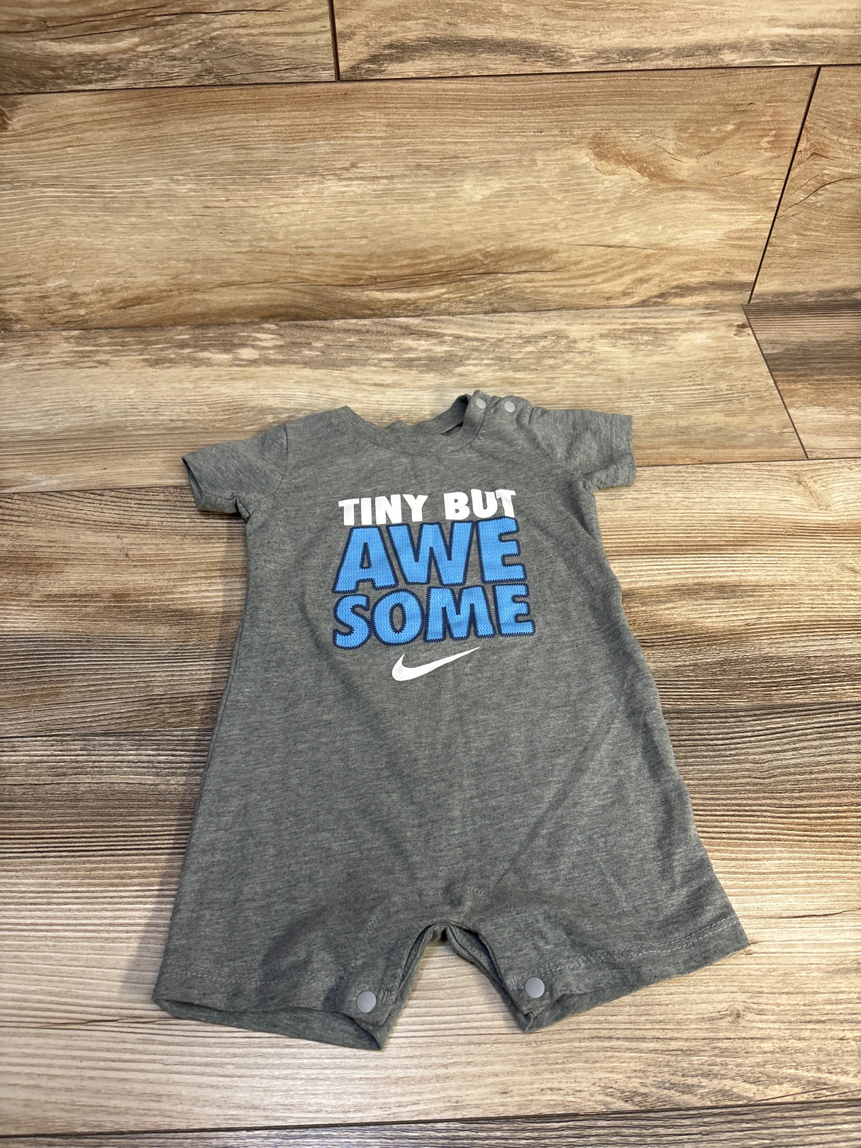 Nike Tiny But Awesome Shortie Romper Grey sz 0-6m