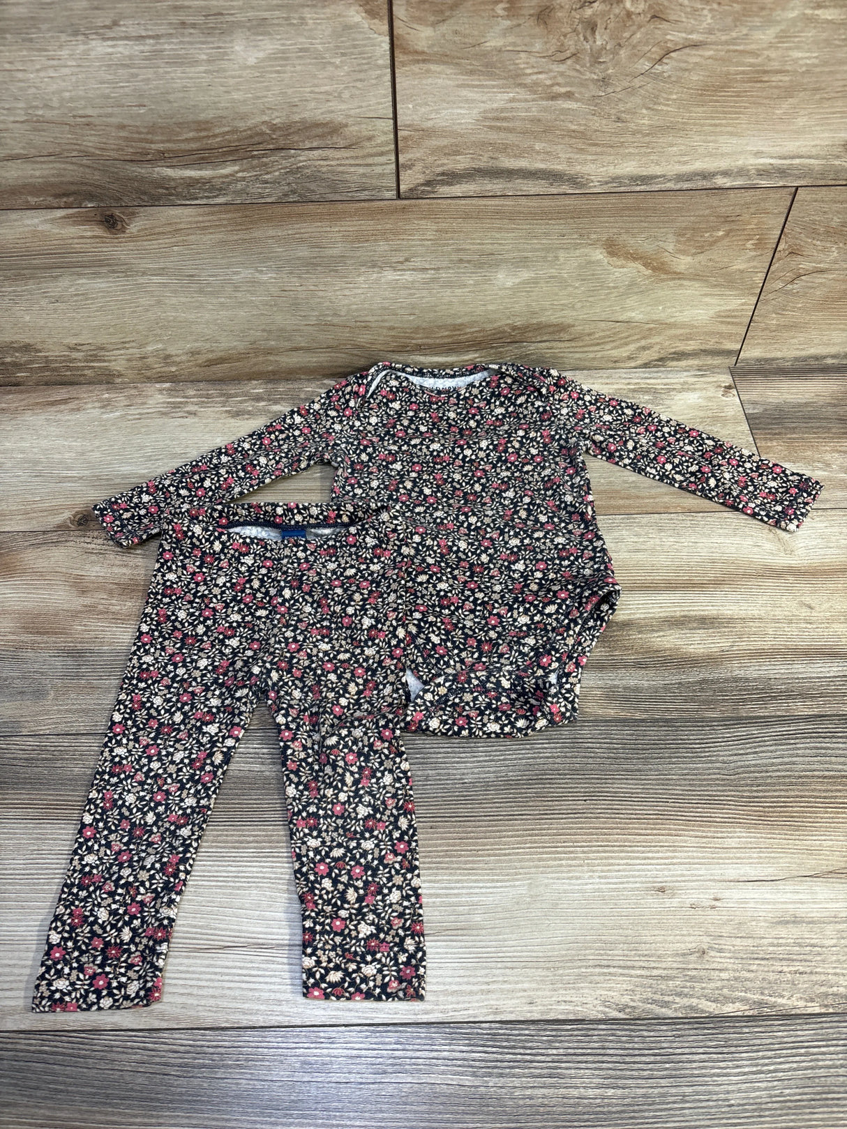 Old Navy 2pc Floral Bodysuit & Pants Set Black sz 12-18m