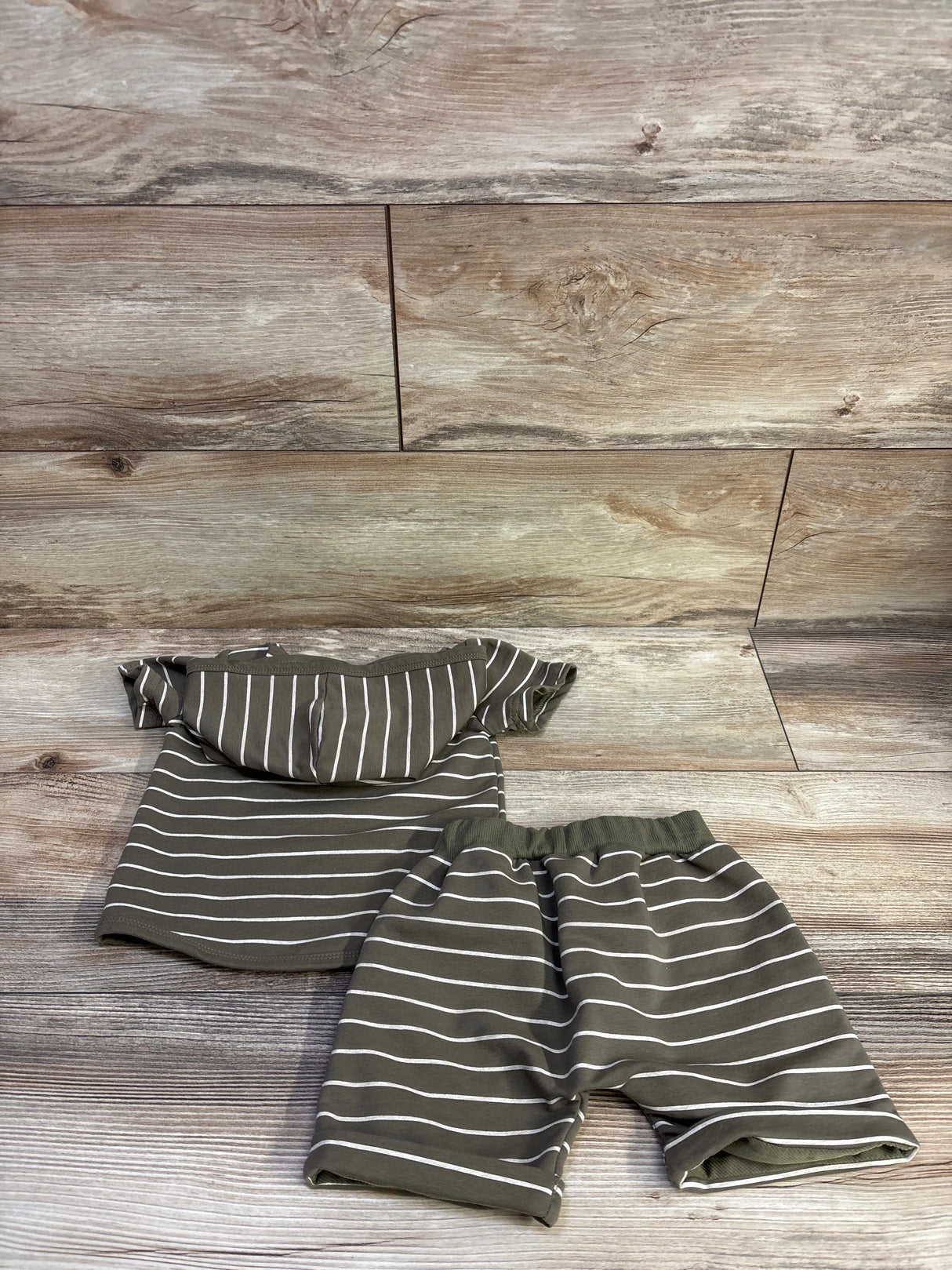 Karesoull 2pc Striped Hooded Shirt & Shorts Set Green sz 2T
