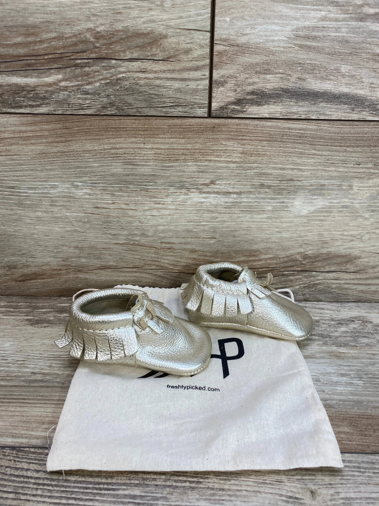 NEW Freshly Picked Platinum Moccasin Baby Soft Shoe Sz 2 - Me n Mommy To Be