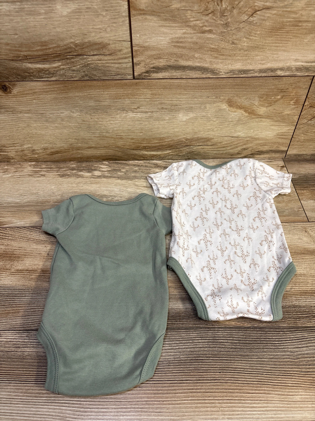 Chick Pea 2pk Bodysuits Green sz 3-6m