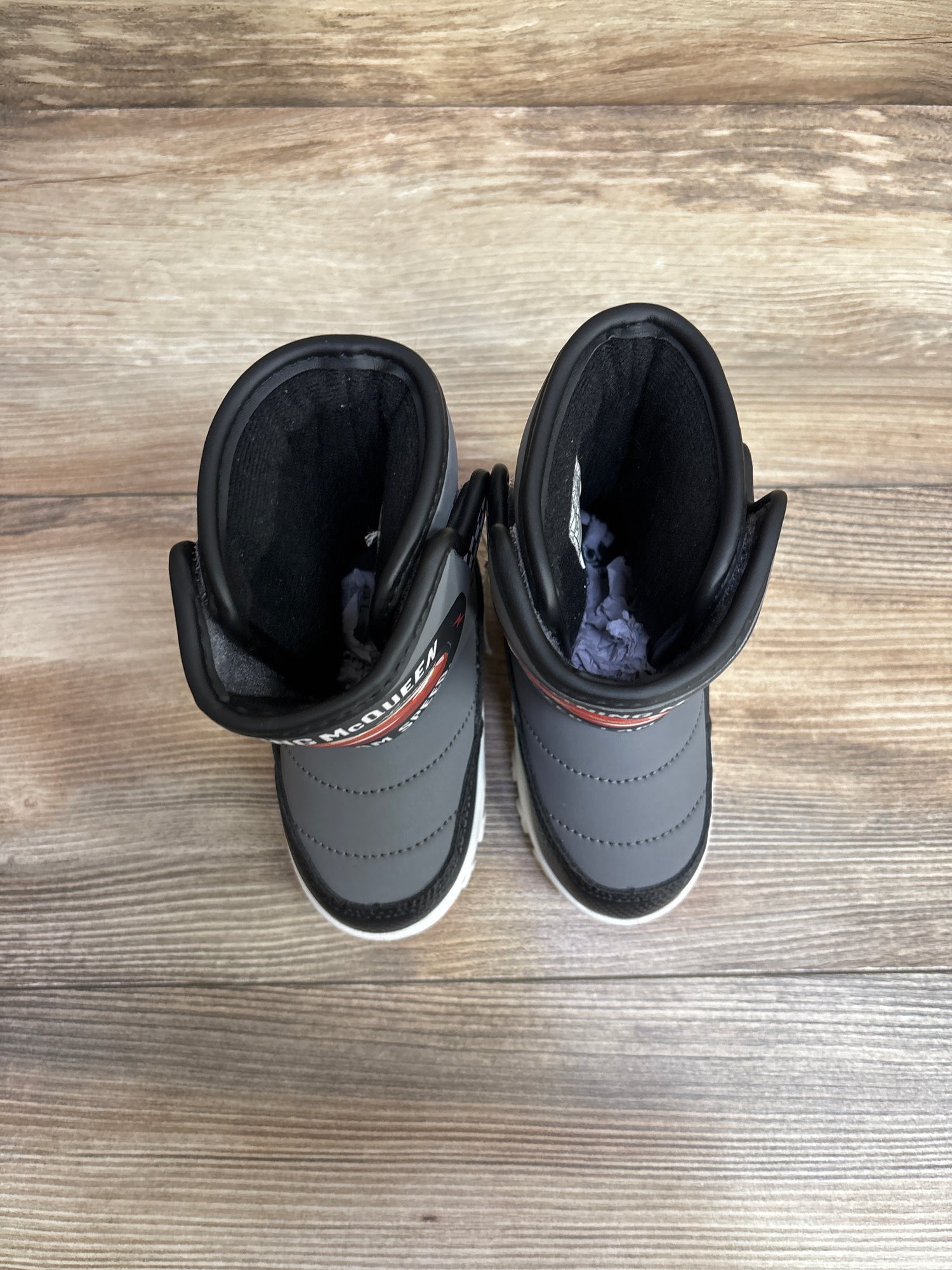 Disney Pixar Cars Lightning McQueen Light Up Snow Boots Grey sz 6c