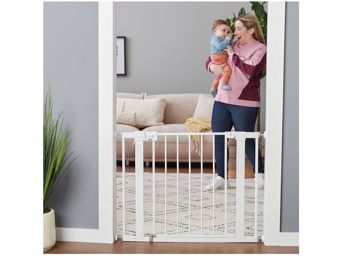 NEW Safety 1st Easy Install Walk Through Gate White 29''-38''