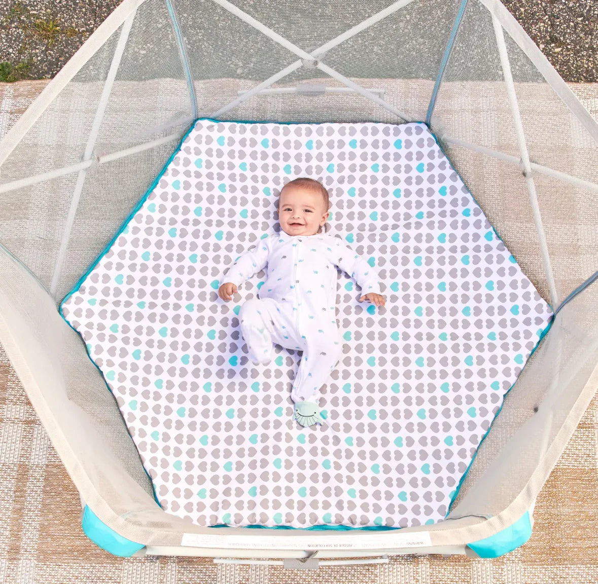 NEW Regalo Six Panel My Portable Play Yard Deluxe with Pad