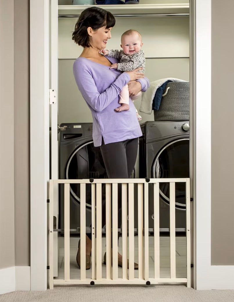 Regalo Wooden Expandable Baby Gate 26-42''