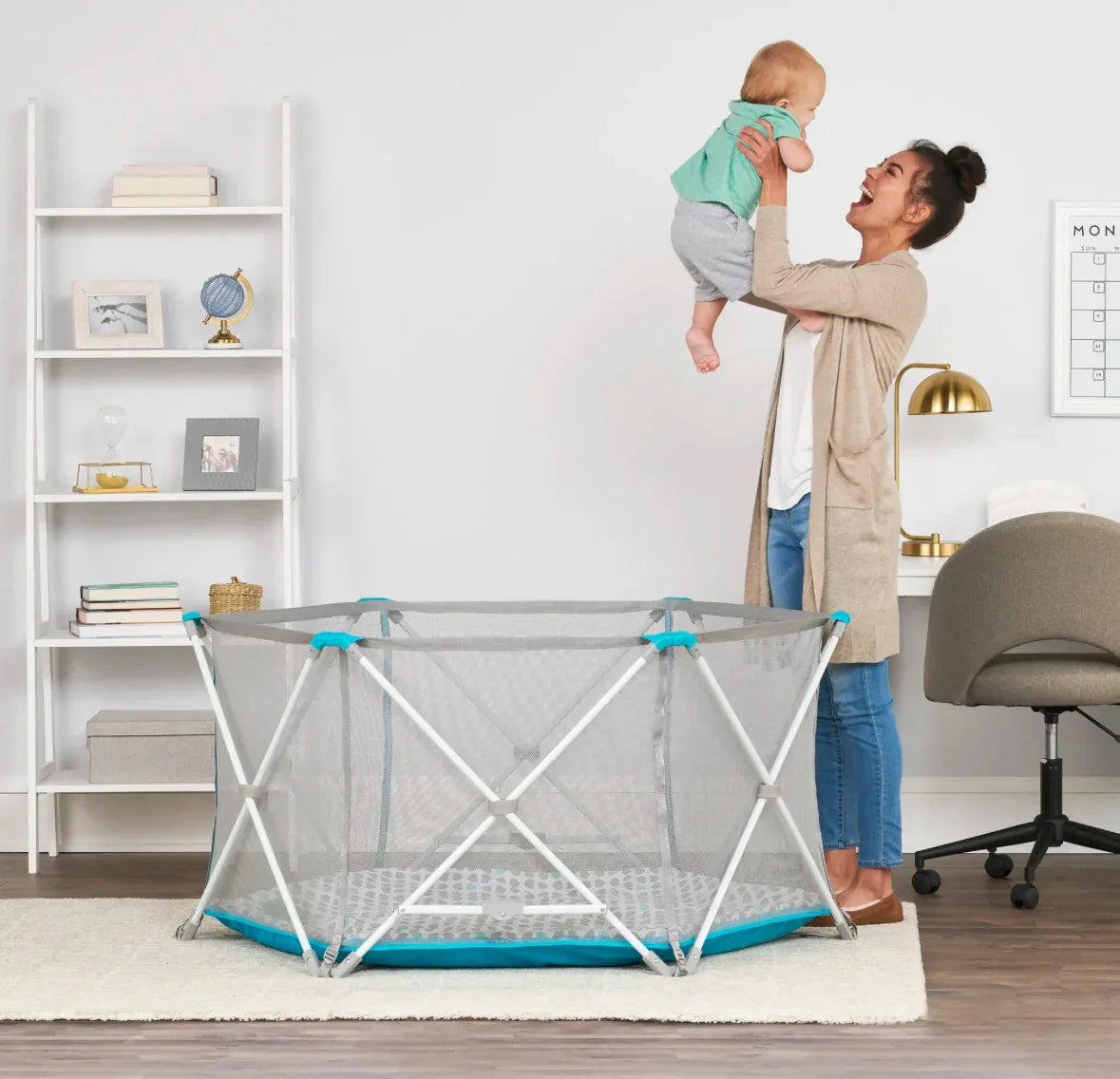 NEW Regalo Six Panel My Portable Play Yard Deluxe with Pad