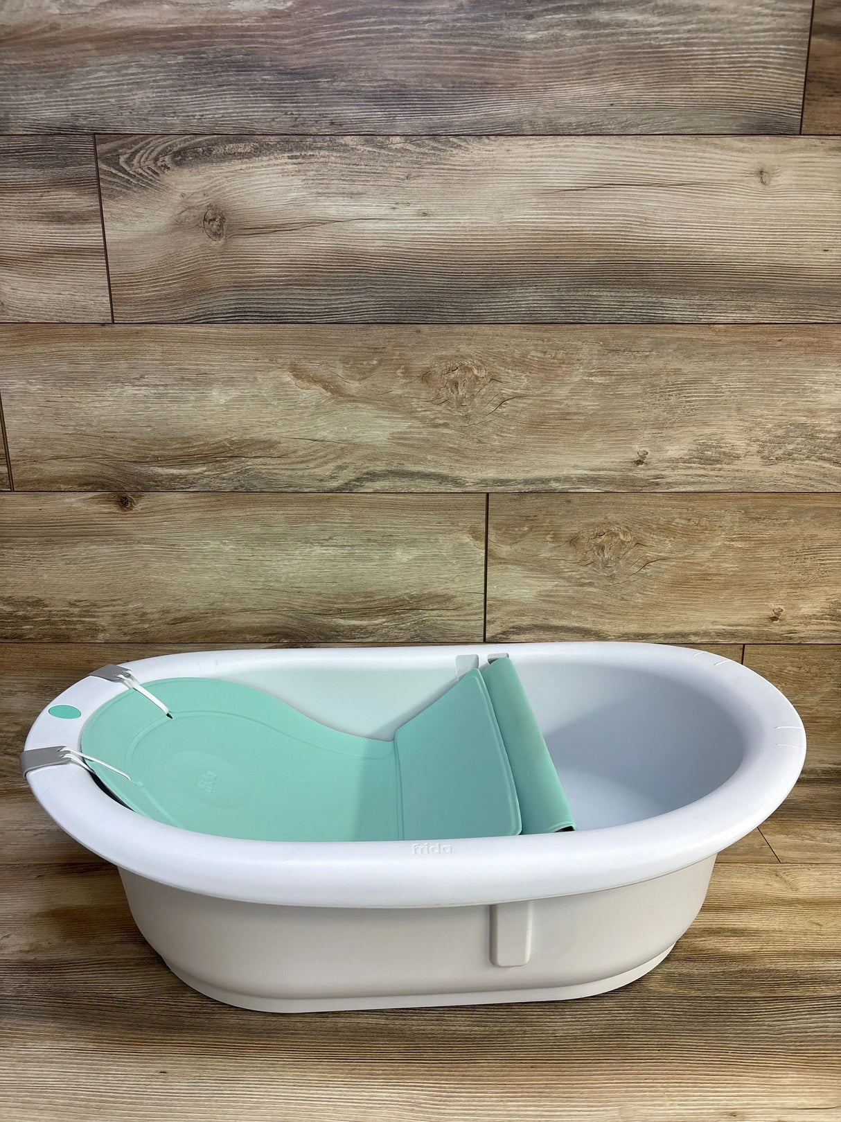 Frida Baby 4-in-1 Grow-With-Me Bath Tub