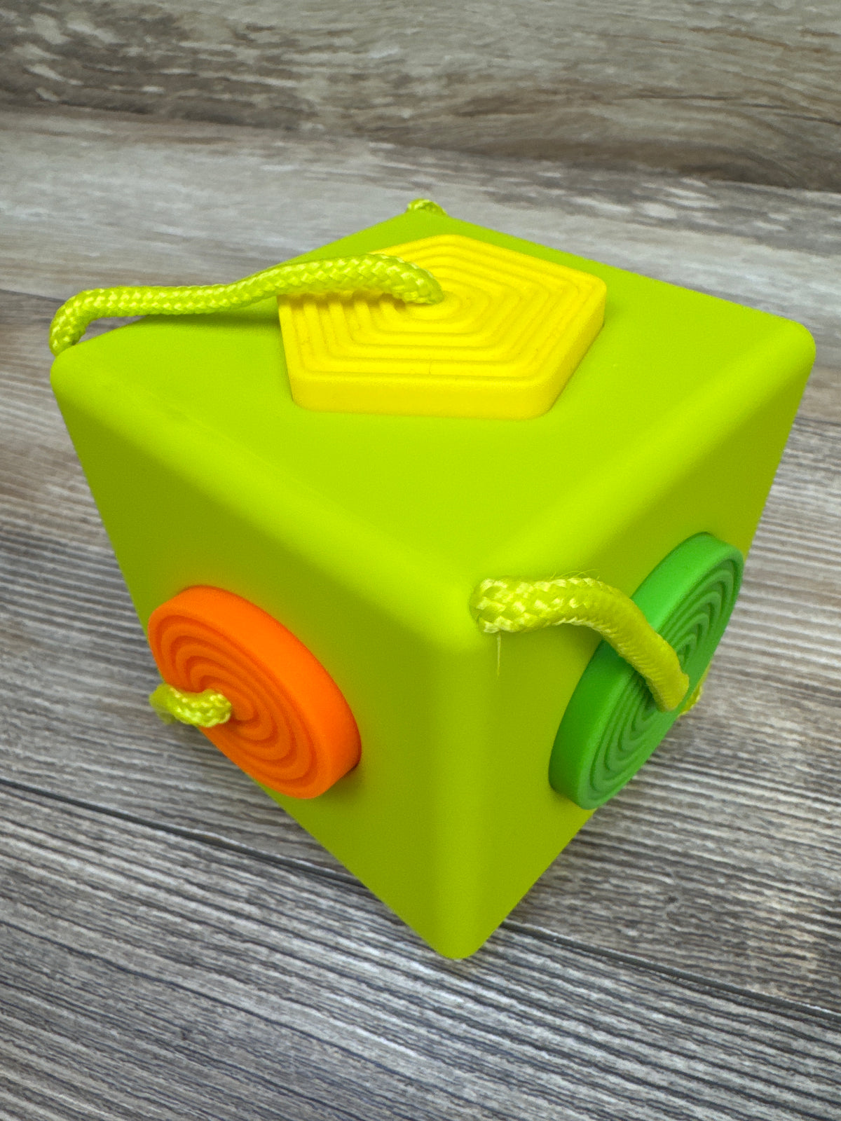 Fat Brain Toys OombeeCube