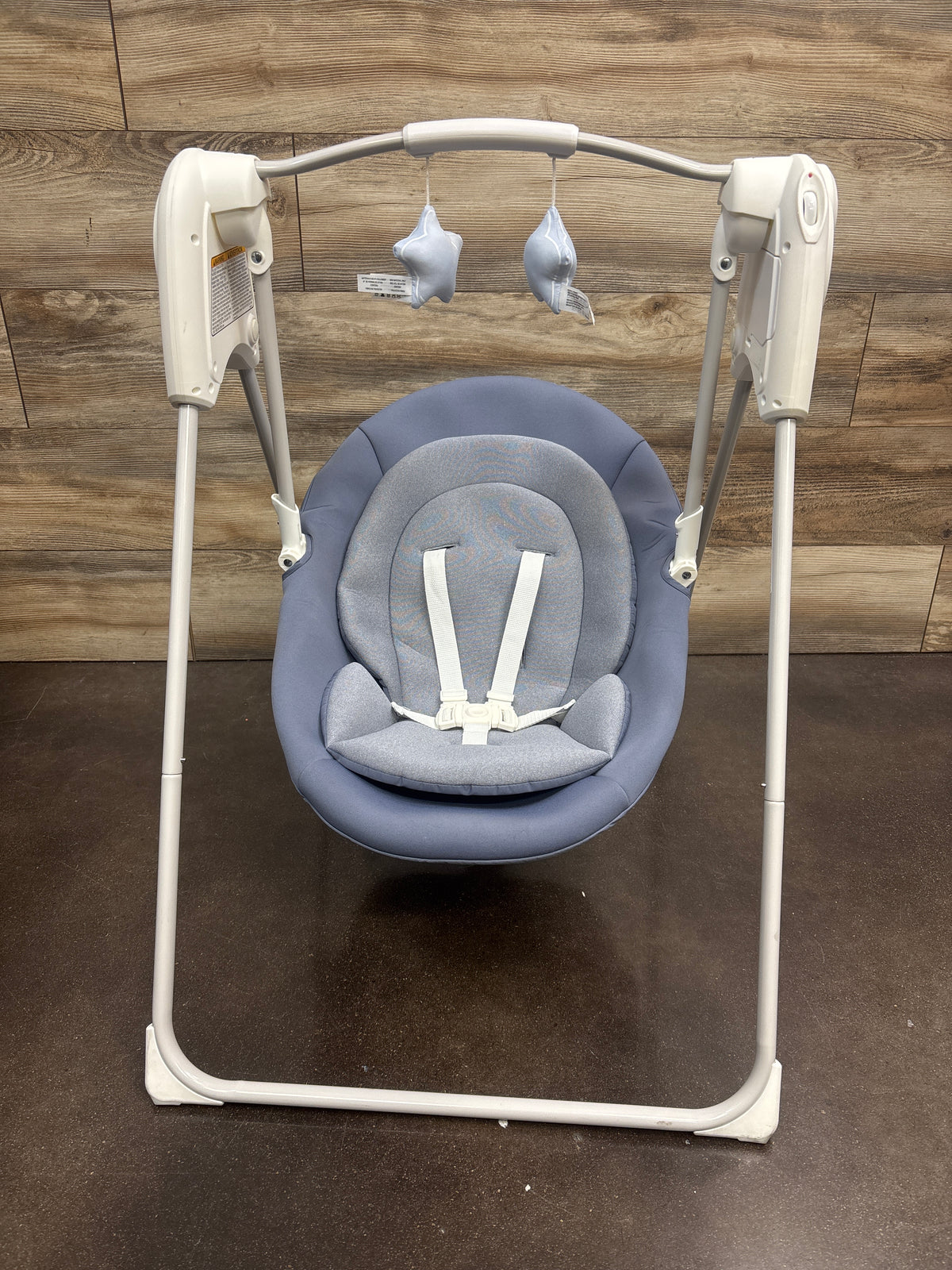 Graco Slim Spaces Compact Baby Swing in Pristine Blue