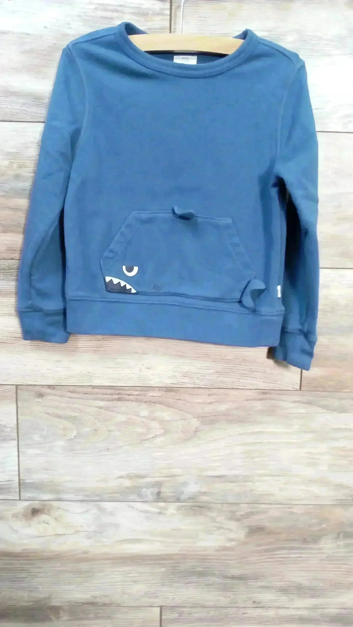 Baby Gap Shark Pocket Sweatshirt Blue sz 5T - Me n Mommy To Be