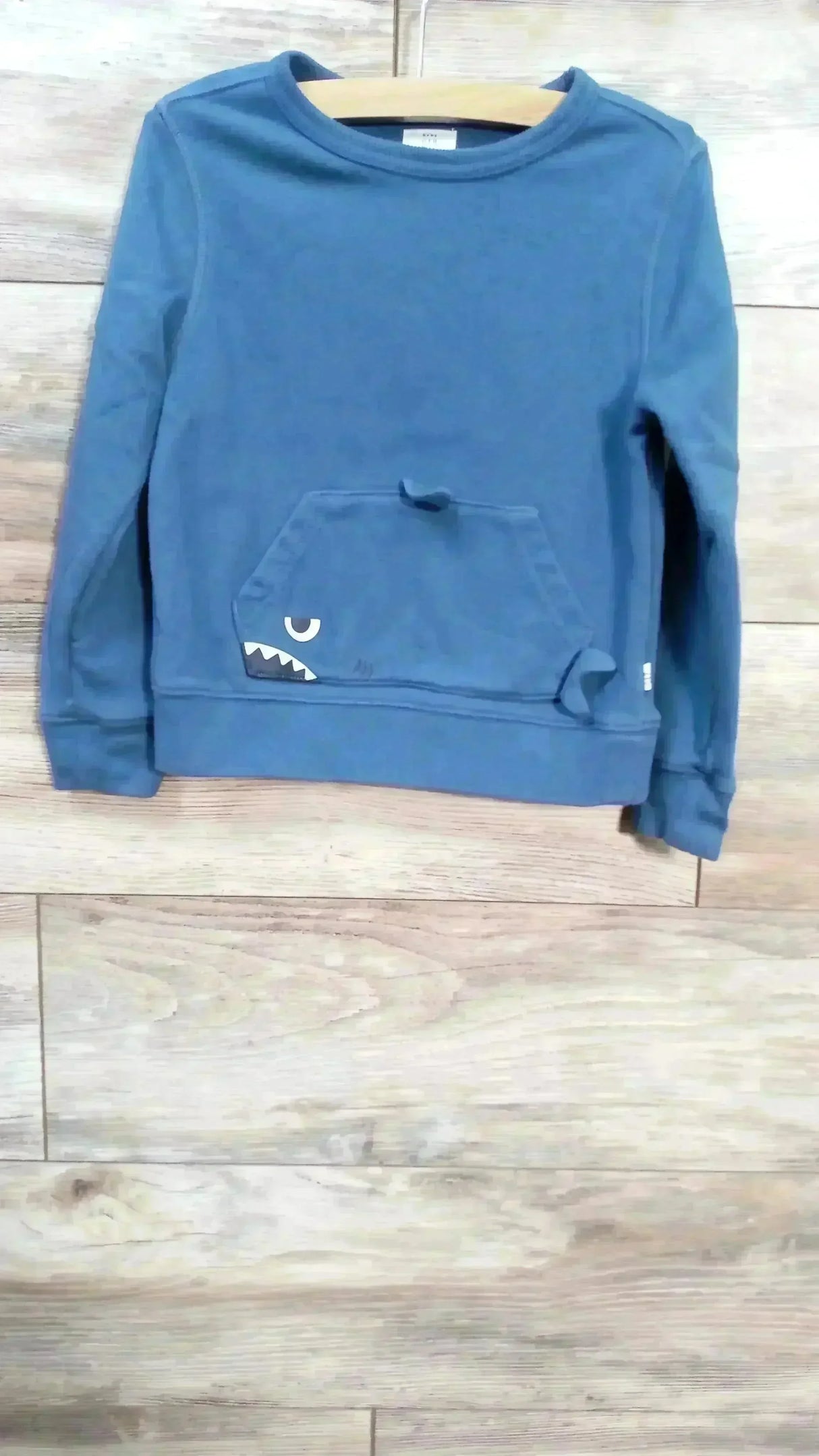 Baby Gap Shark Pocket Sweatshirt Blue sz 5T - Me n Mommy To Be
