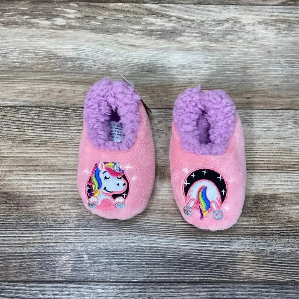 Top view of Snoozies Patch Pals slippers in pink with purple sherpa trim unicorn and rainbow patches with hangtag