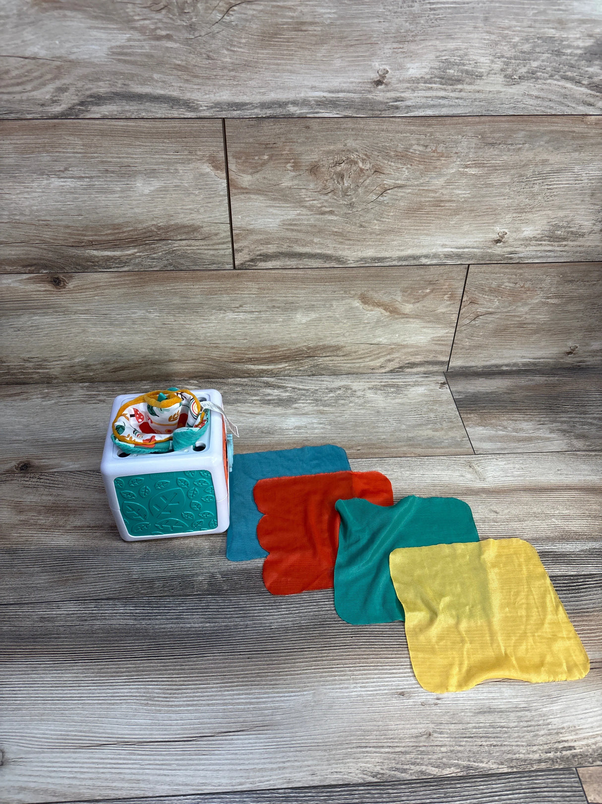 Fisher-Price Tissue Fun Activity Cube