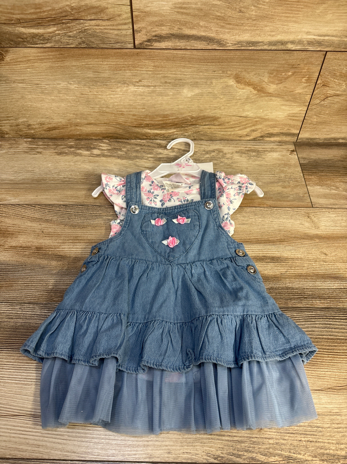NEW Little Lass 3pc Floral Bodysuit, Chambray Ruffle Skirtall, & Sunglasses White sz 12m